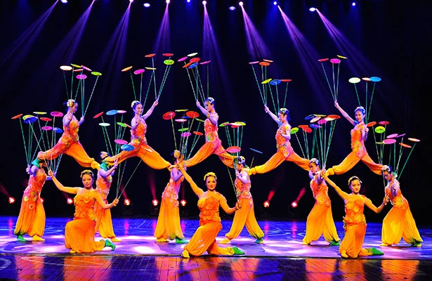 ShanghaiAcrobats_615x400.jpg