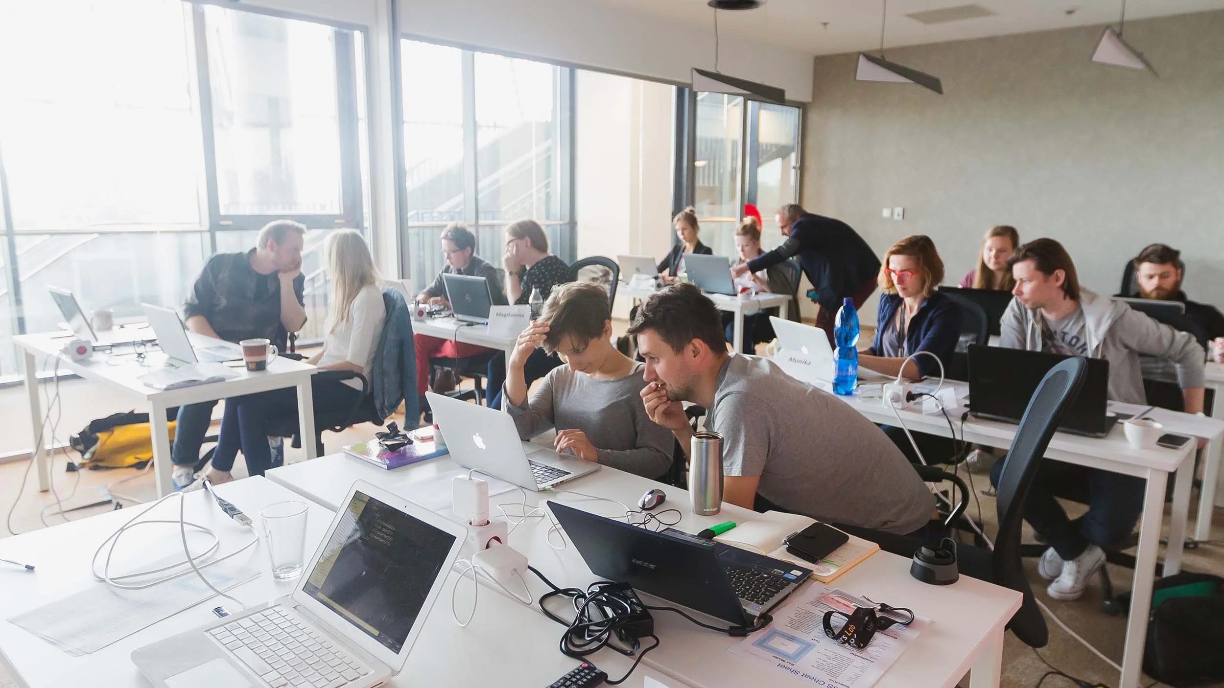 Ayudar a jóvenes de orfanatos y familias de acogida a convertirse en promotores