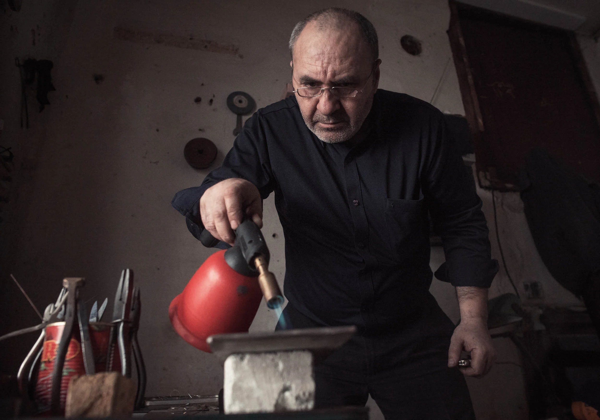 Radu Ion is a silversmith from Bucharest. For him, his artisanship is more than a trade. It’s an essential part of his Roma identity. His association with MBQ allows him to practice his Roma heritage and earn a dignified income from his work.