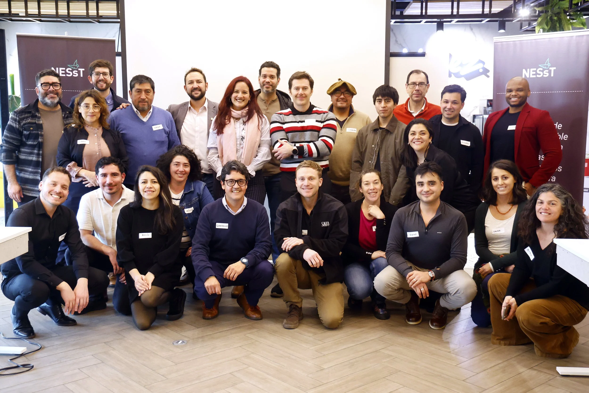 Empresas sociales fortalecen capacidades para crecer: IA, pitch y bienestar empresarial marcan encuentro de NESsT Chile