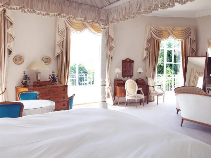Balcony-Room-02.jpg