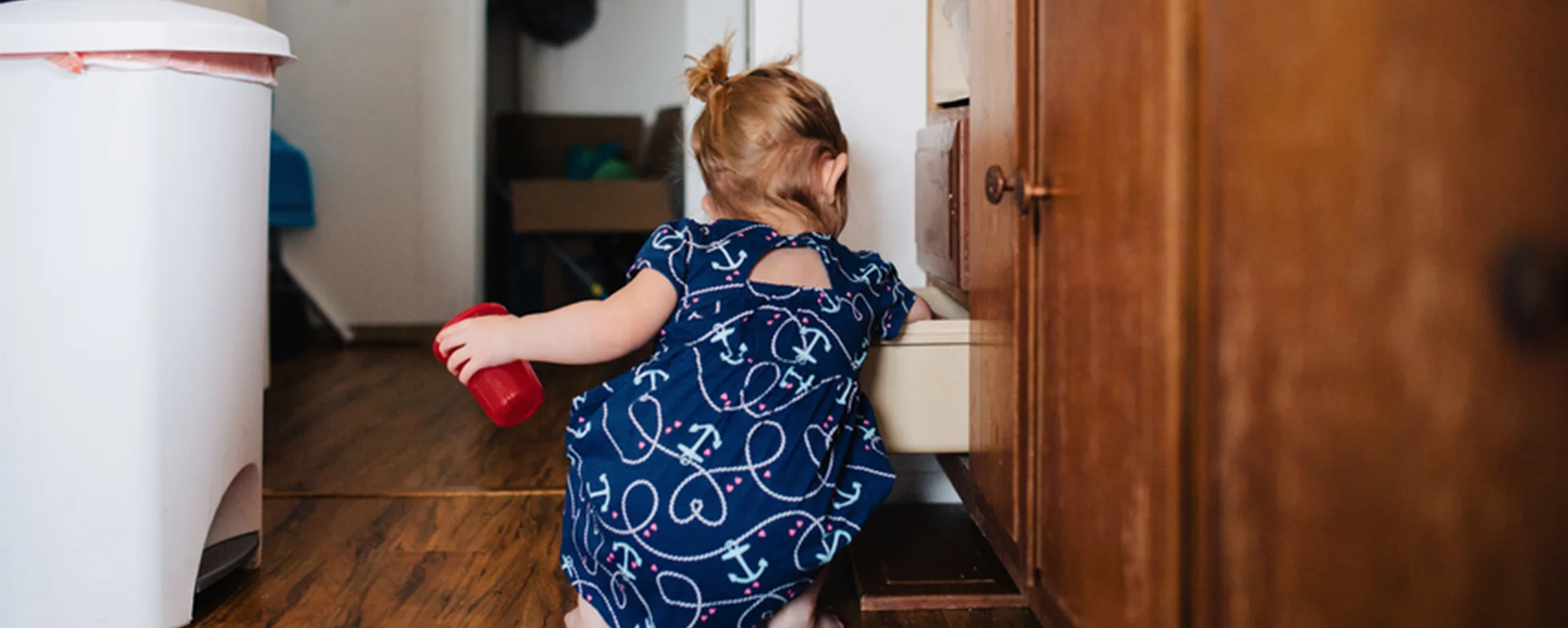 Six-Non-Toxic-Ways-to-Jumpstart-Your-Spring-Cleaning-With-Essential-Oils-Thieves-Household-Cleaner-Green-Trash-Odor-Removal.jpg
