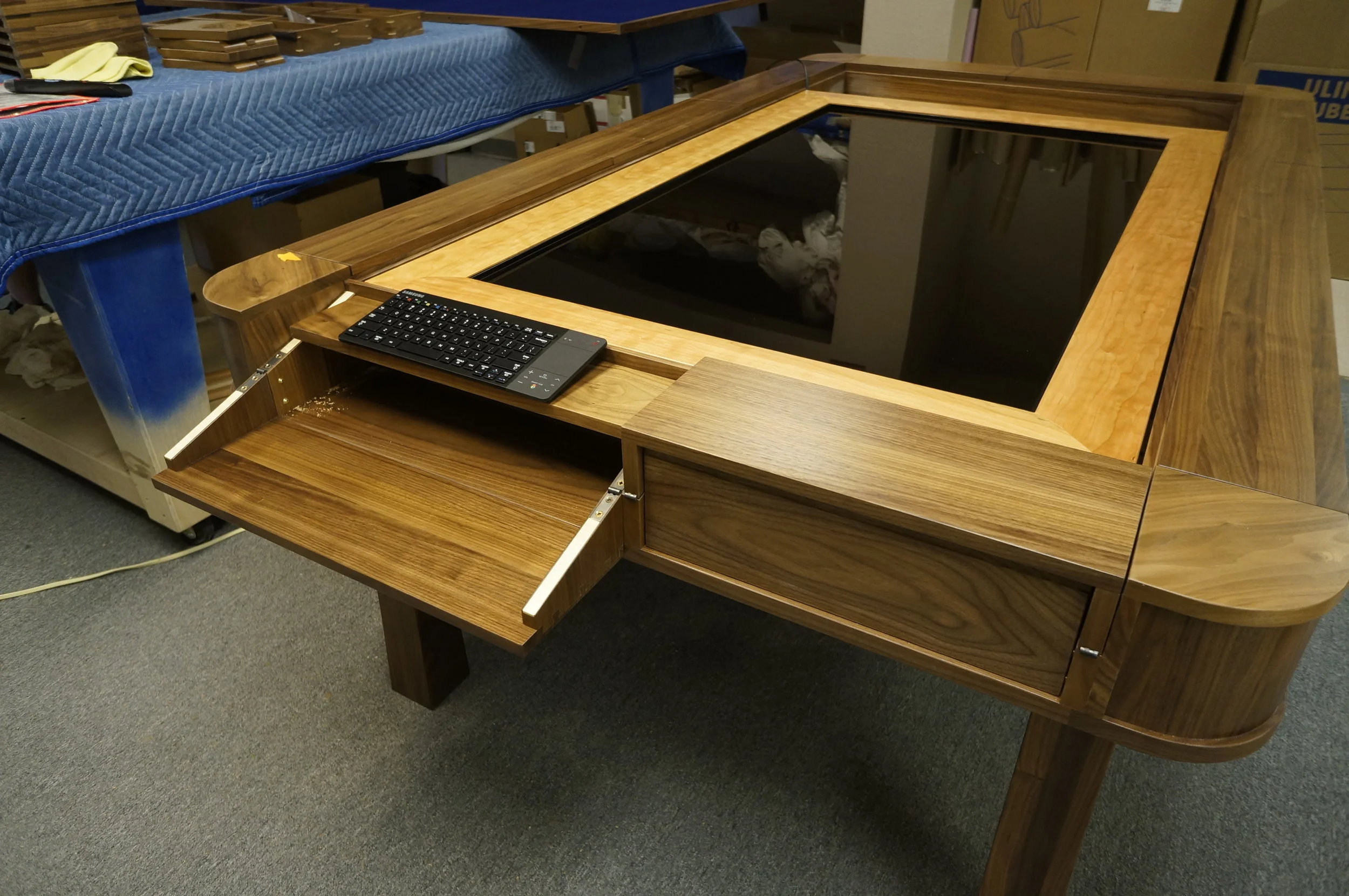  This is the insert setup in a table that's the same width as the client's table.&nbsp; 