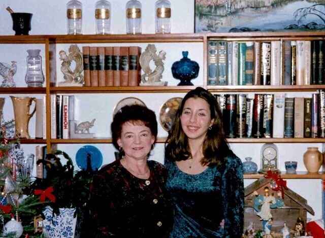 #flashbackfriday Christmas 1999.  Should&rsquo;ve held on to that crushed velvet dress. #90sfashion #ilovethe90s #crushedvelvet