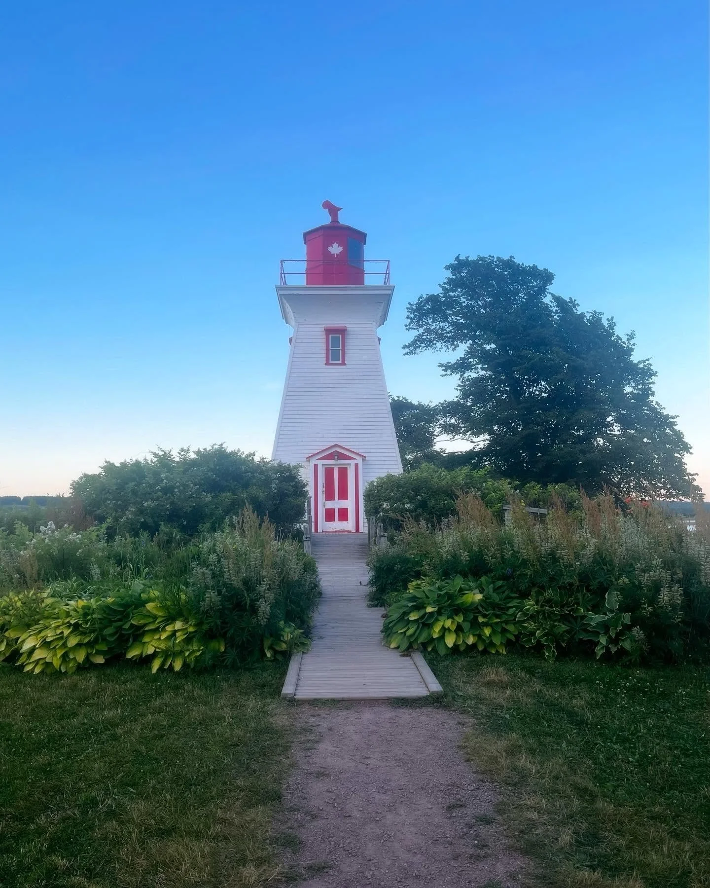 Hello again, Victoria by the Sea. So happy to be here. 😊💕🌊🇨🇦

.
.
.#Victoriabythesea #pei #princeedwardisland #myhappyplace🌊 #gratefulheart💕