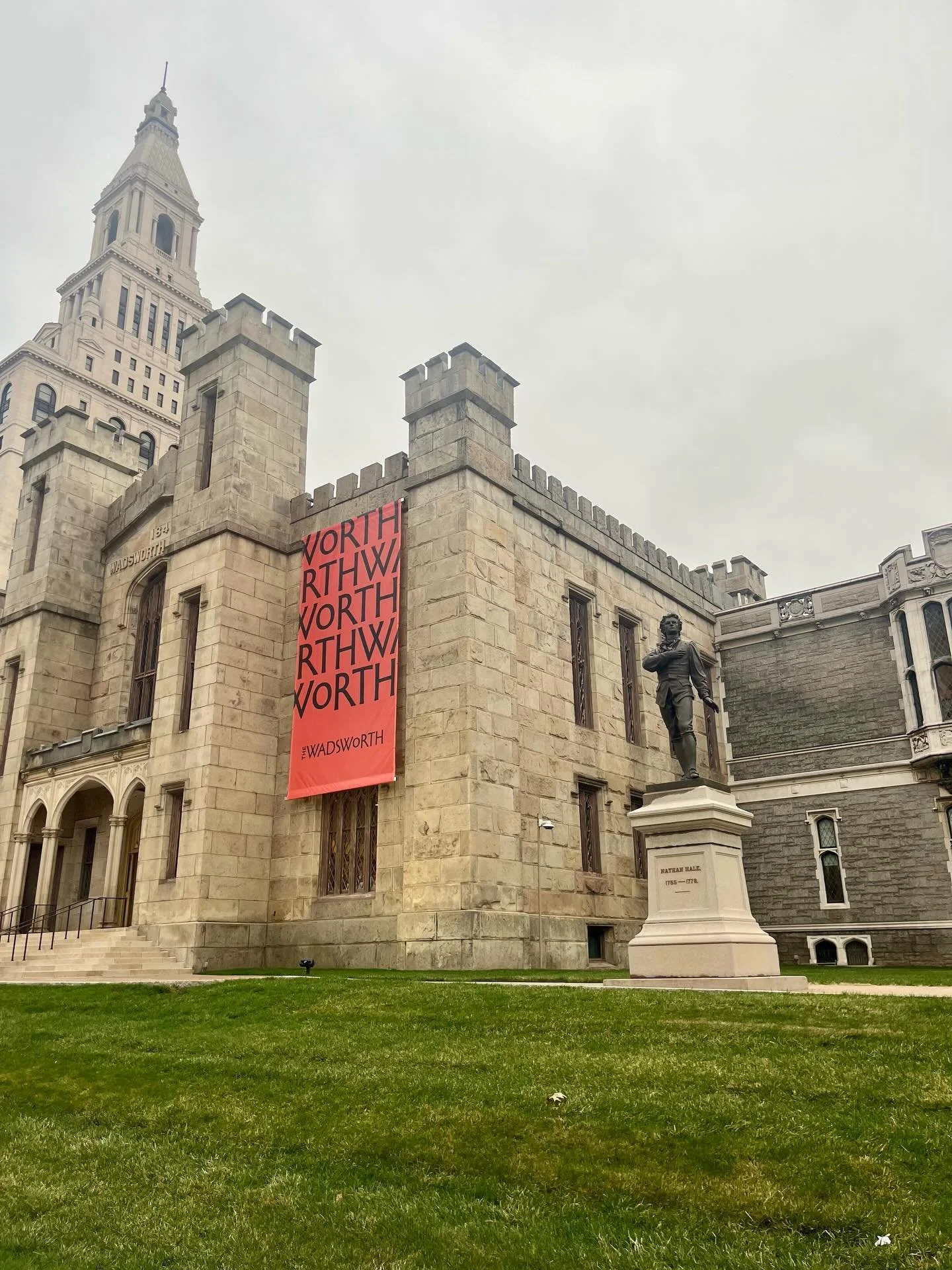 Thank you @versatilepoetiq for hosting Poetry &amp; Prosecco and creating such a warm and welcoming atmosphere! It was so great to see so many people come together listening to spoken word! 

Awesome evening of art, music, and poetry with @notapretty