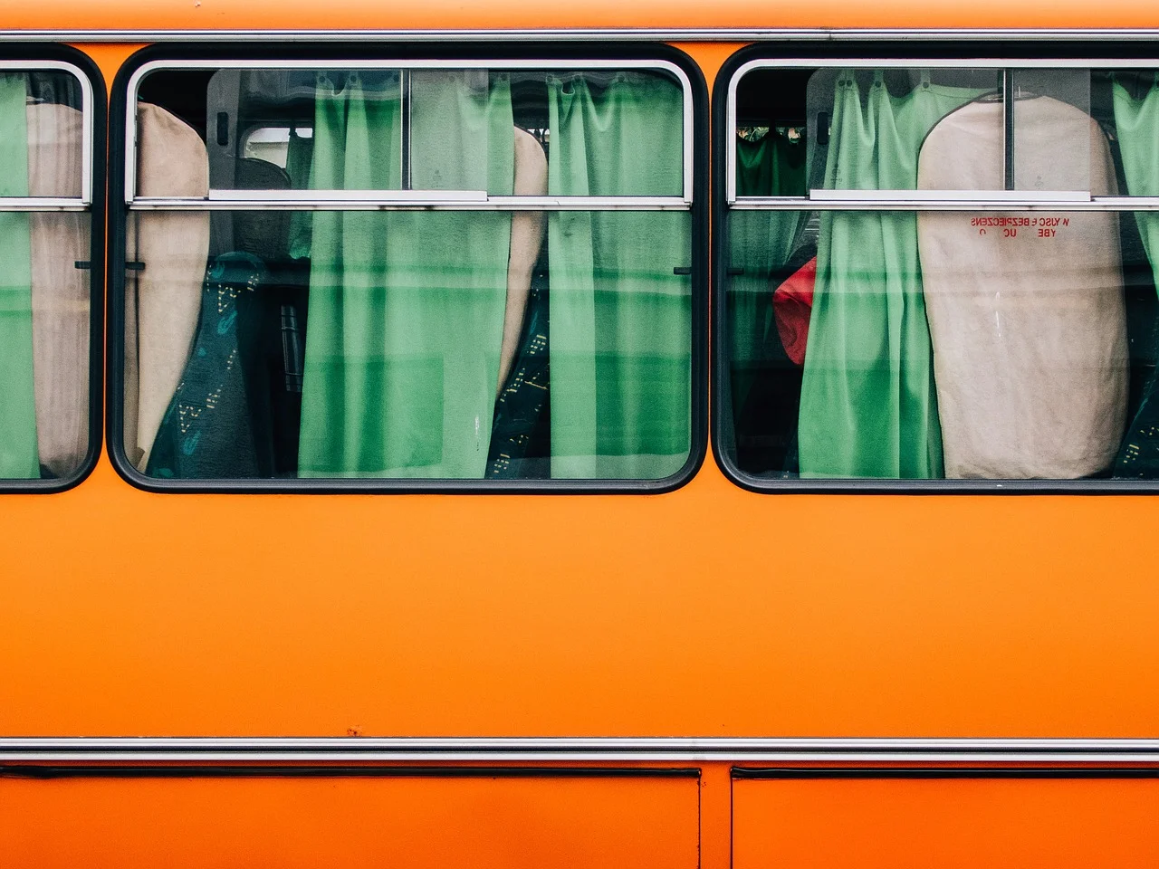 bus-893204_1280.jpg