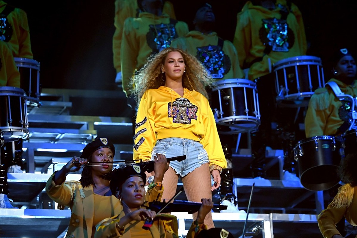 michelle-obama-gives-praise-to-beyonces-homecoming-documentary.jpg