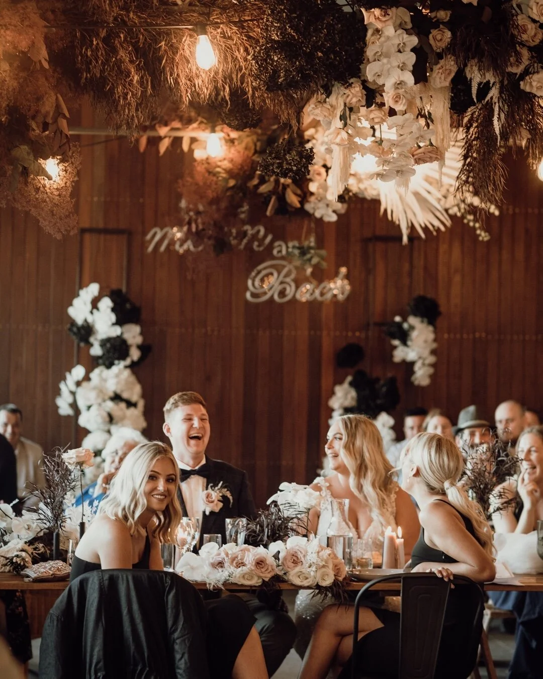 Dripping florals for @theridgeestate⠀
⠀
Image @susannahjohnsonphotography