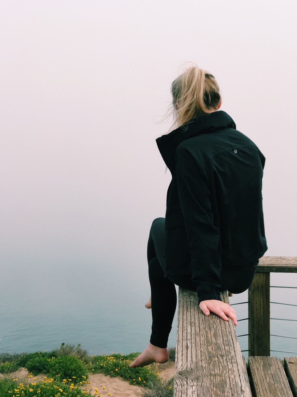  The trail at Point Dume, Malibu stops at a wooden overlook, making it the perfect setting for a photoshoot. 