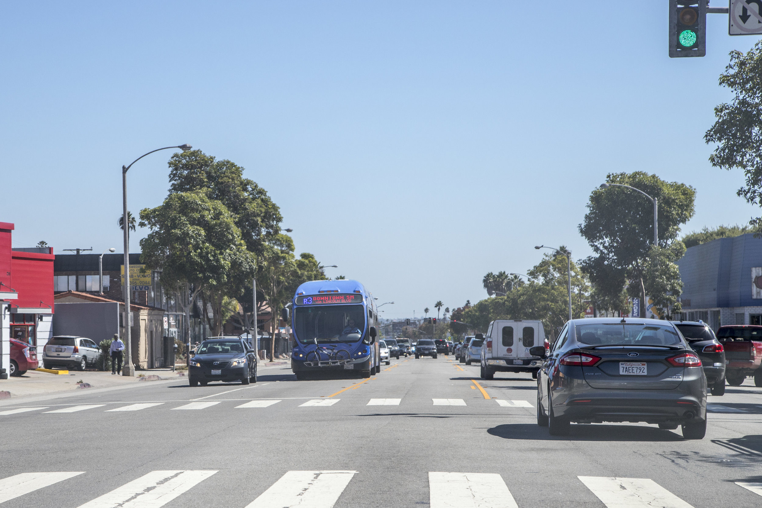  In Santa Monica, Calif. new peak hour didicated bus lanes will be included in the Lincoln Neighbohood Corridor Plan (The LiNC) which will hopefully help increase rideship and efficiency. On October 4, 2017 the Big Blue Bus commutes its daily route o