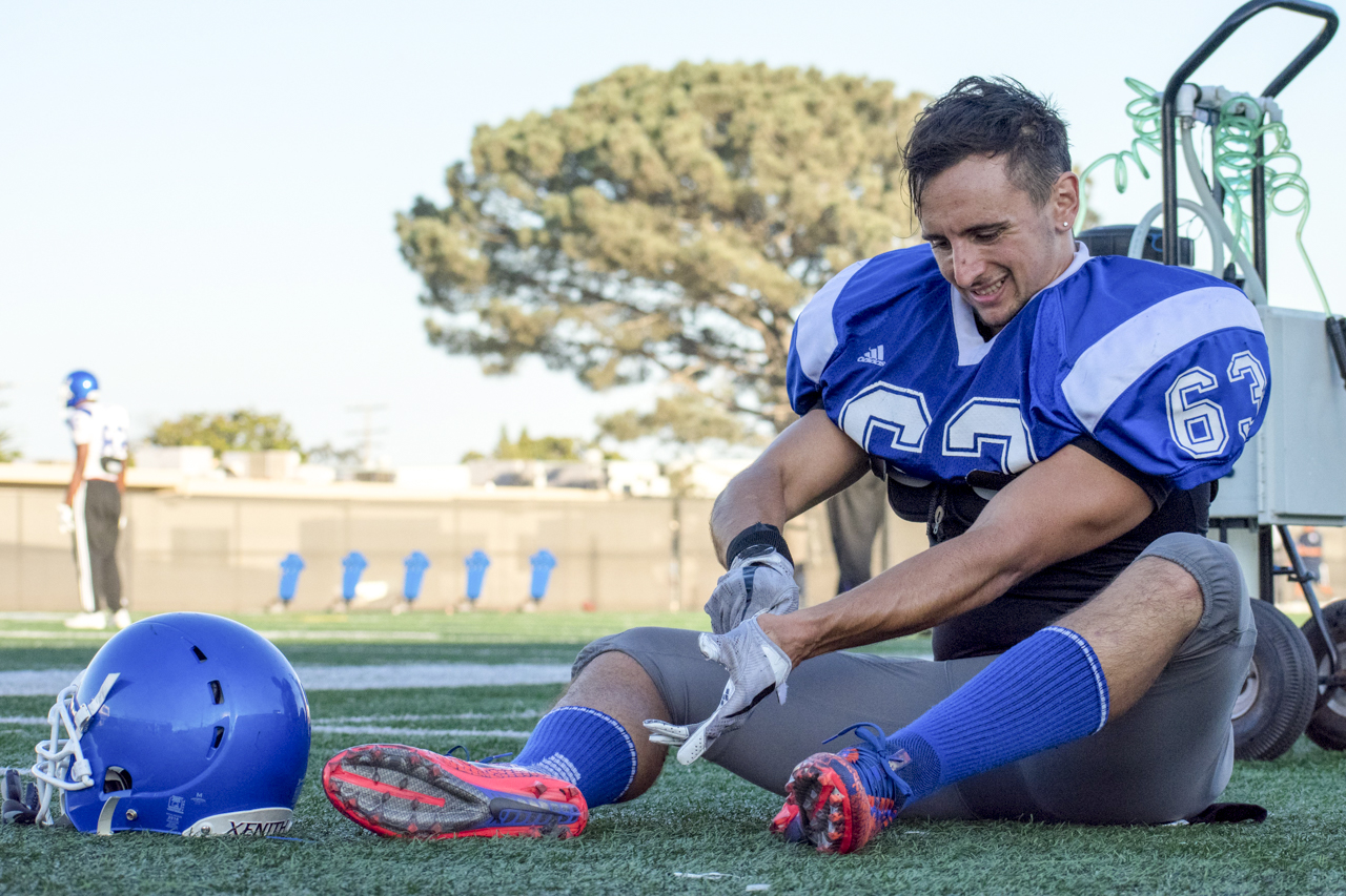  Dario Gentiletti, a safety for the Santa Monica College Corsairs gets ready for practice on the Corsair field in Santa Monica, Calif. on Thursday, Sept. 28, 2017. Gentiletti, number 41 on game day wears the number 63 during this practice. (Photo: Et