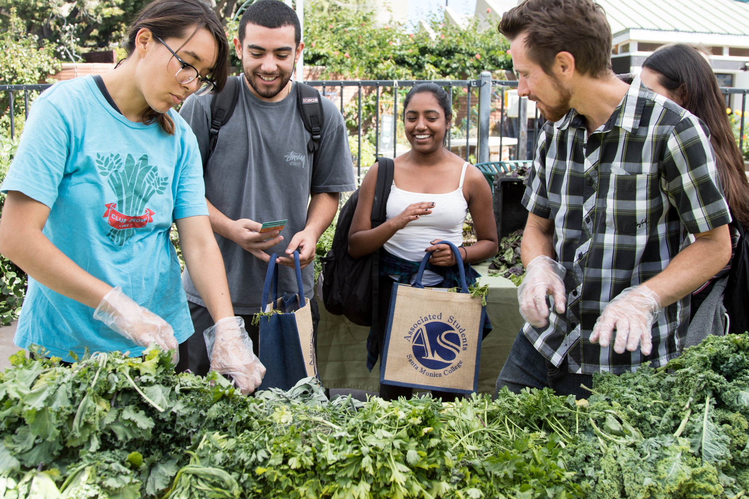  The Free Corsair Farmers Market provides students with vegetables and fruits from local Santa Monica farmers markets. On October 16, 2017 during Sustainabilty week at Santa Monica College, the market expanded their usual  smaller scale set-up that's