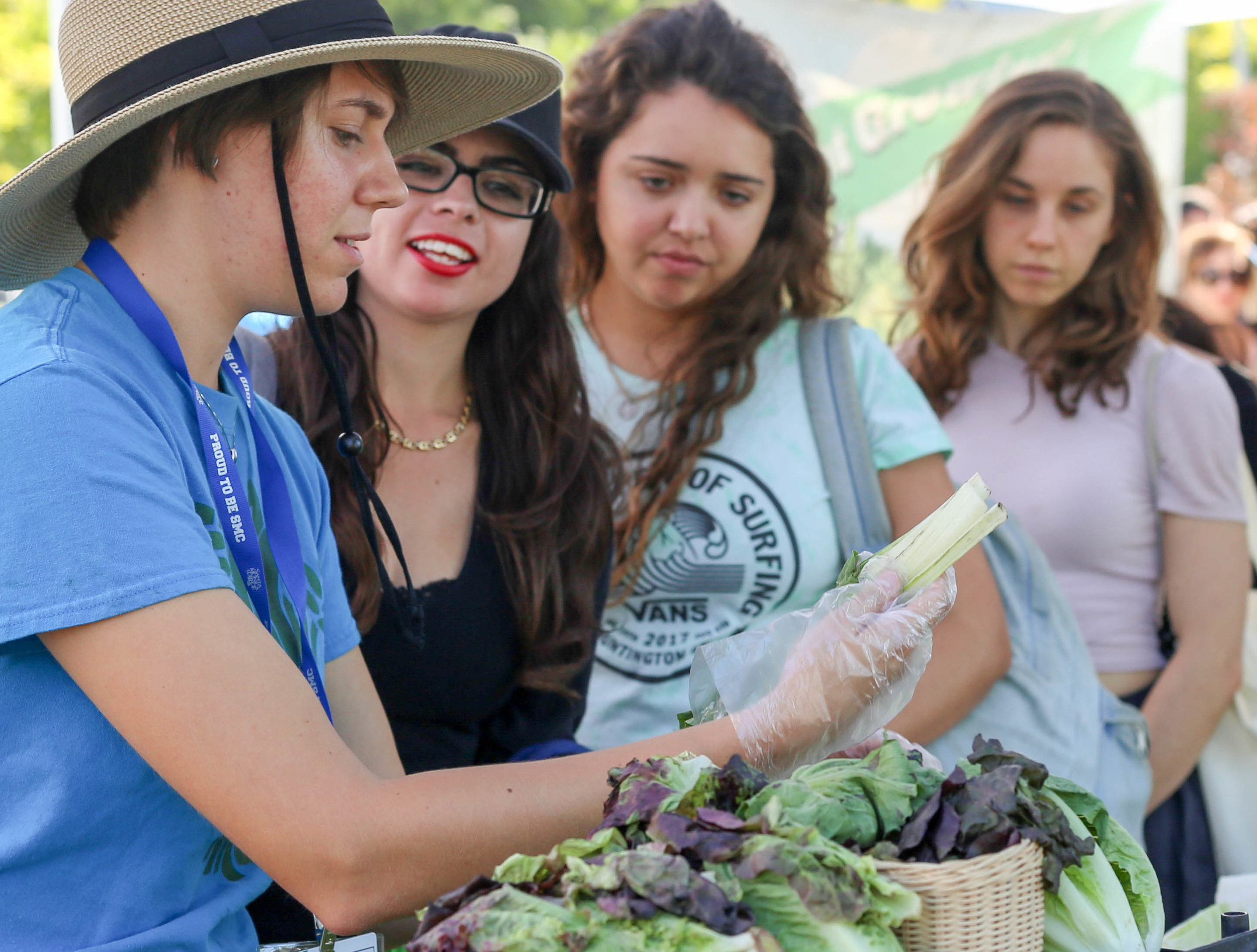  Student Assistant with Santa Monica College's Associated Students Ana Laura Paiva picks out a leak for an SMC student near the Organic Learning Garden at Santa Monica College's Main Campus in Santa Monica, Calif on Monday, October 16th 2017. (Photo 