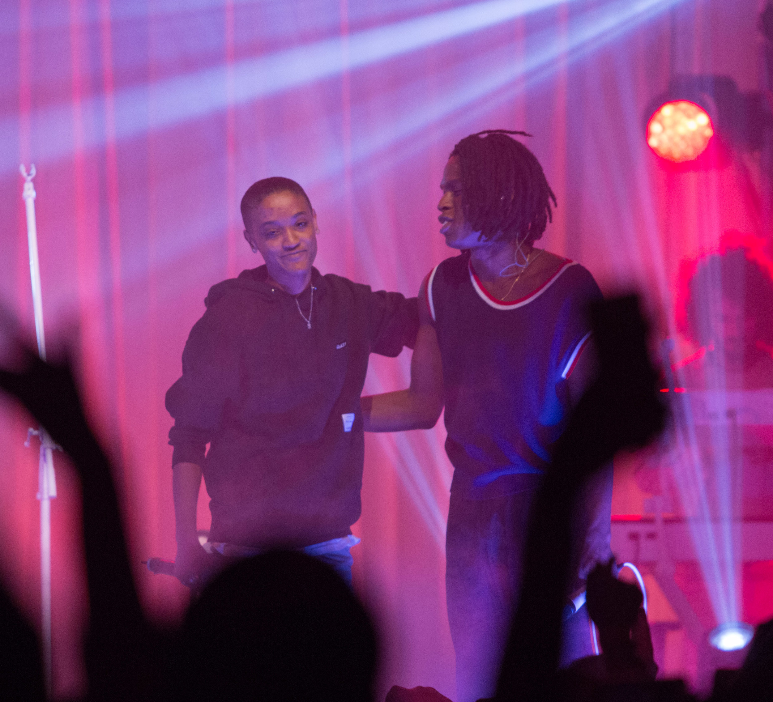  Canadian R&B artists Daniel Caesar (Ashton Simmonds) (right) thanks American singer Syd (Sydney Loren Bennett) (left) for joining him to perform his song "Take Me Away" that features Syd during his "Freudian" tour named after his debut album with th