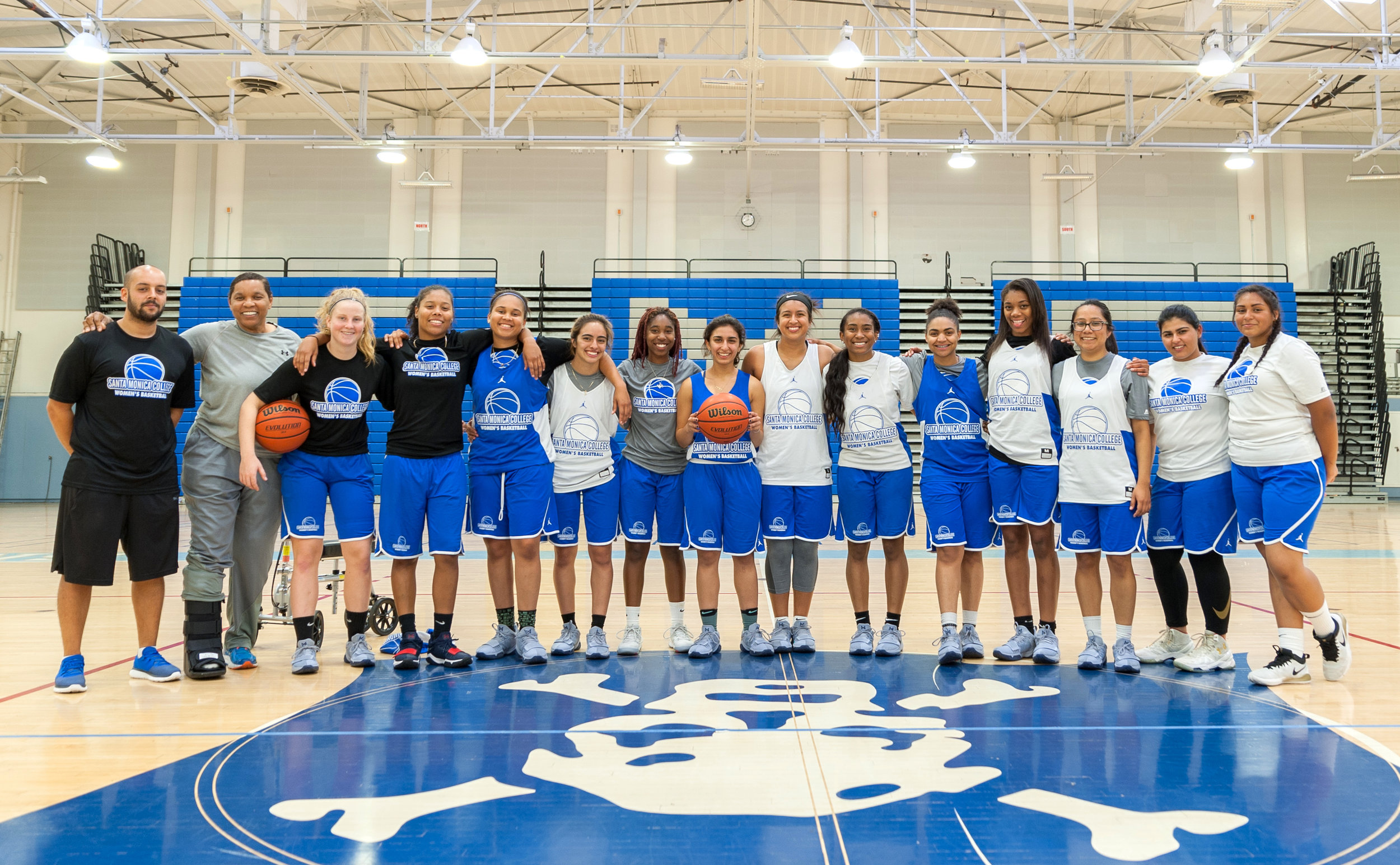  Team photo of the Santa Monica College Women's Basketball Team. SMC Pavilion, Santa Monica College Main Campus, Santa Monica, Calif.. November 13, 2017.(Photo by: Justin Han/Corsair Staff) 