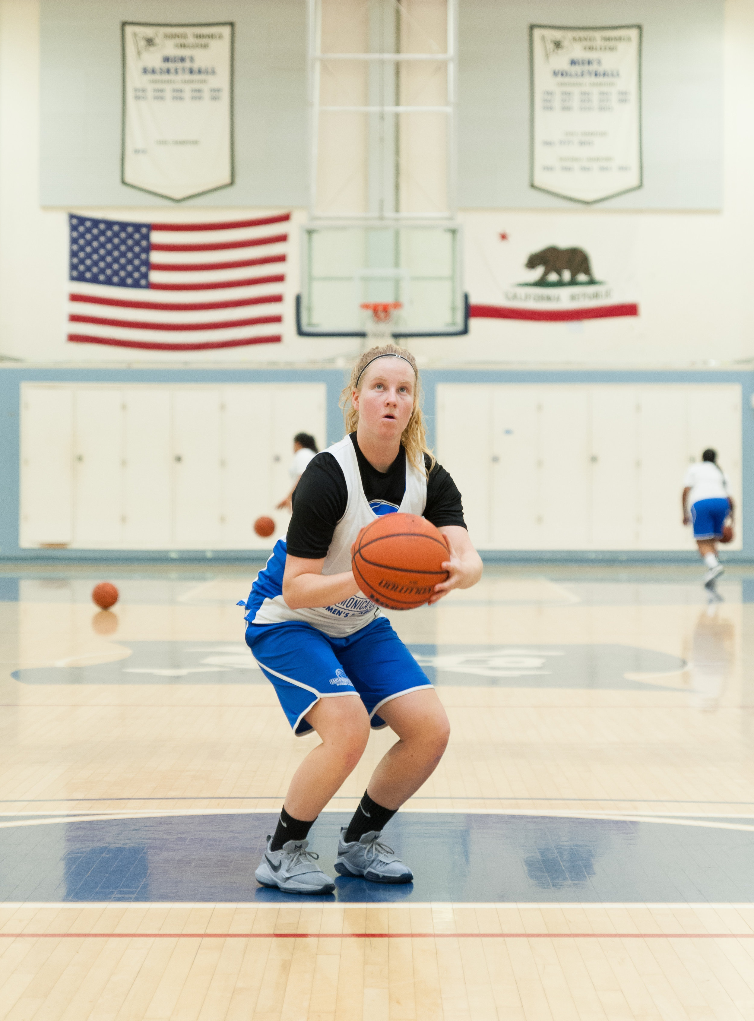  Freshman guard Pleun Geurts (24) of the Santa Monica College Women's Basketball Team shoots free throws during Monday's afternoon practice. SMC Pavilion, Santa Monica College Main Campus, Santa Monica, Calif.. November 13, 2017.(Photo by: Justin Han