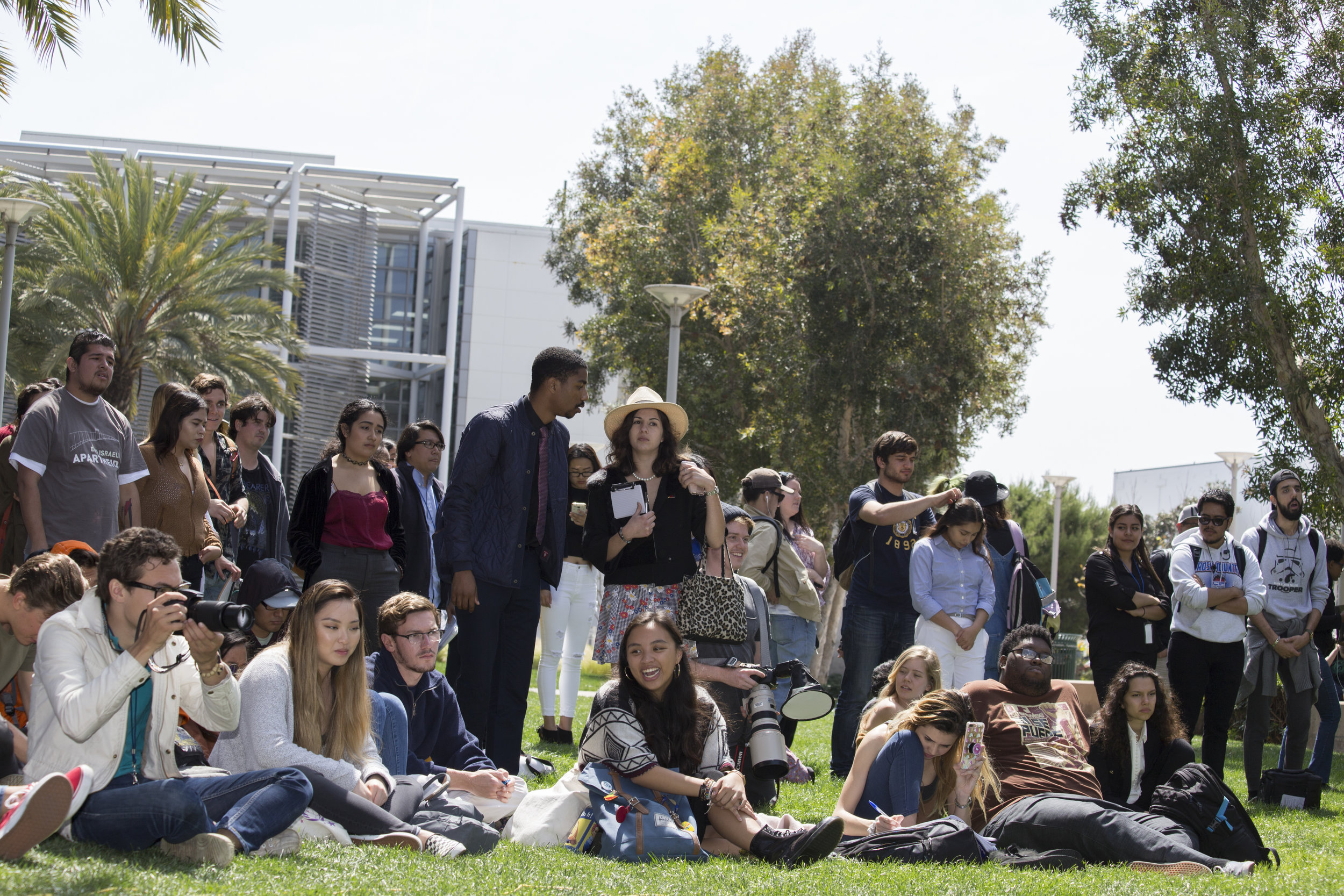  Santa Monica College students listening to the A.S. ForumSMC main campus in Santa Monica California, on Tuesday, April 3, 2018.(Fernanda Rivera/Corsair Photo) 