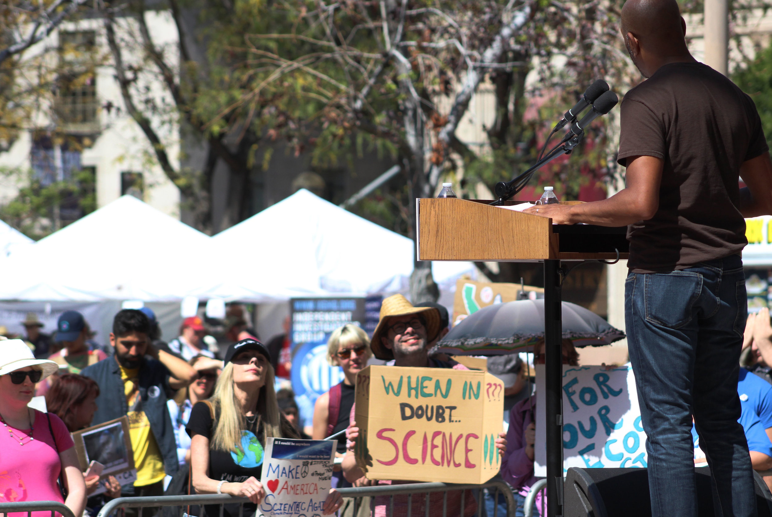  Malik Ducard, global head of family and learning for Youtube, speaks to the crowd at the LA March for Science in Pershing Square, Los Angeles, California, on Saturday, April 14, 2018. (Pyper Witt/ the Corsair) 
