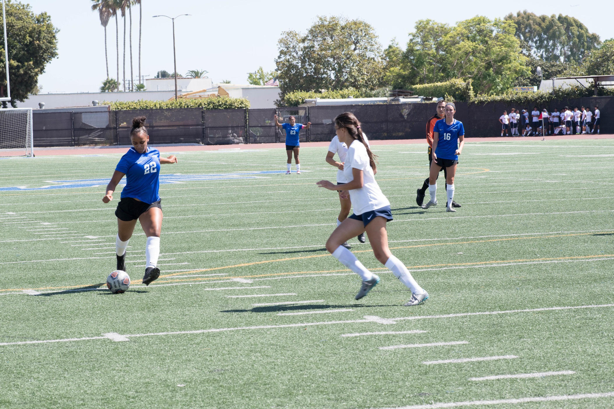  Two El Camino players closing in on Kayla Makkar #22.(Photo By Kevin Tidmore/Caption By Deshawn Pouper/The Corsair) 