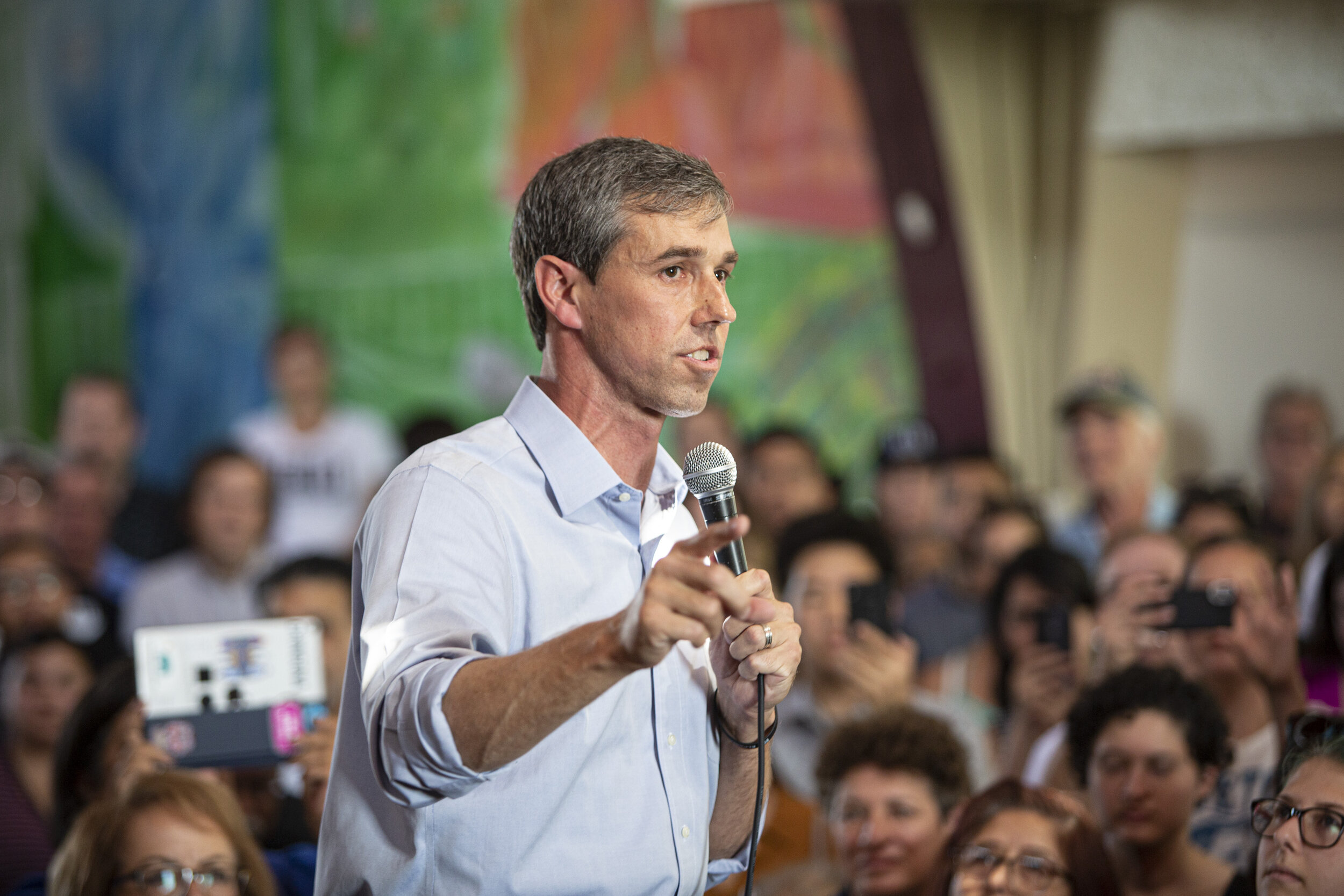 2020 Democratic Presidential Candidate Beto O’Rourke, holds a town hall event at Casa del Mexicano, on Saturday, October 5, in Los Angeles, Calif.  (Yasamin Jtehrani / The Corsair) 