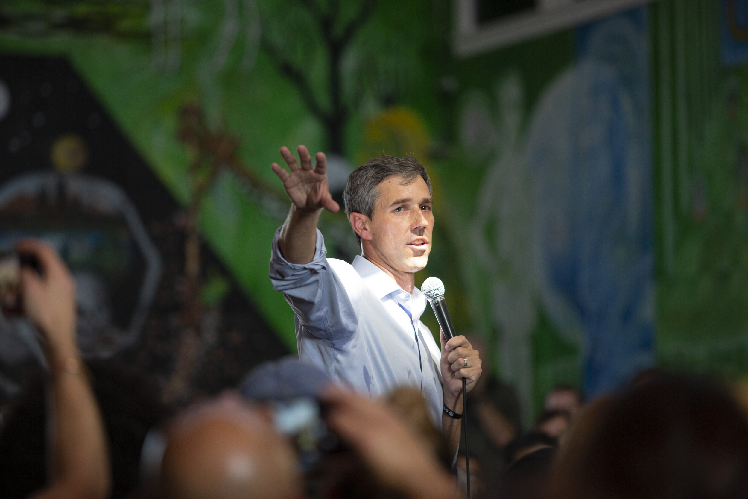  2020 Democratic Presidential Candidate Beto O’Rourke, holds a town hall event at Casa del Mexicano, on Saturday, October 5, in Los Angeles, Calif.  (Yasamin Jtehrani / The Corsair) 