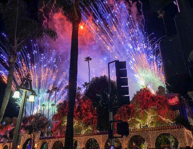  Mission Inn, the castle-like hotel, illuminated with millions of lights and fireworks display as Christmas songs play and serenade the crowd. (Dennisa Villa / The Corsair) 