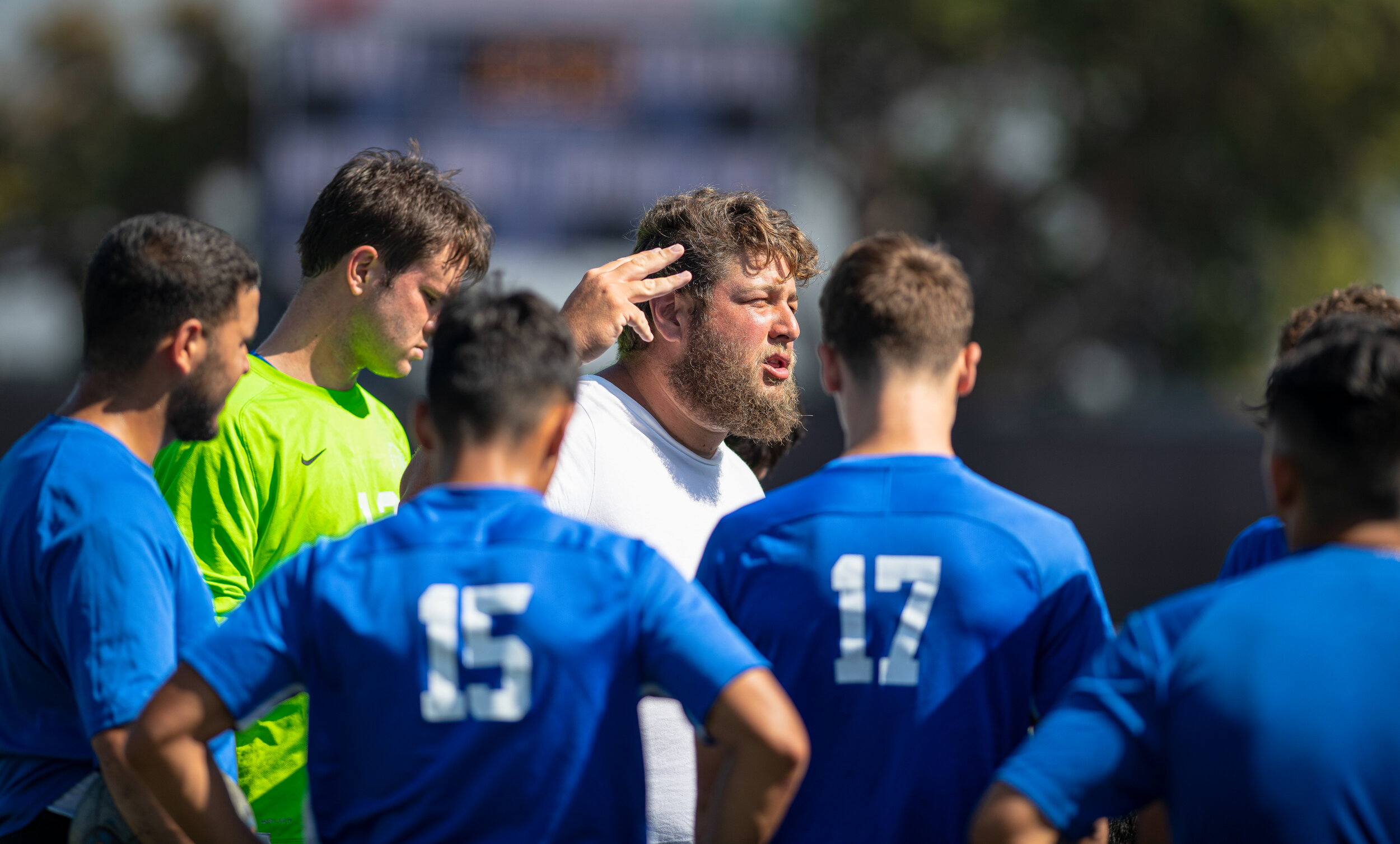  Santa Monica College Head Coach Tim Pierce, prepares his team with a motivational speech before their game against the rival Norco team, on September 14, 2021, at Santa Monica College in Santa Monica, Calif. (Jon Putman | The Corsair) 