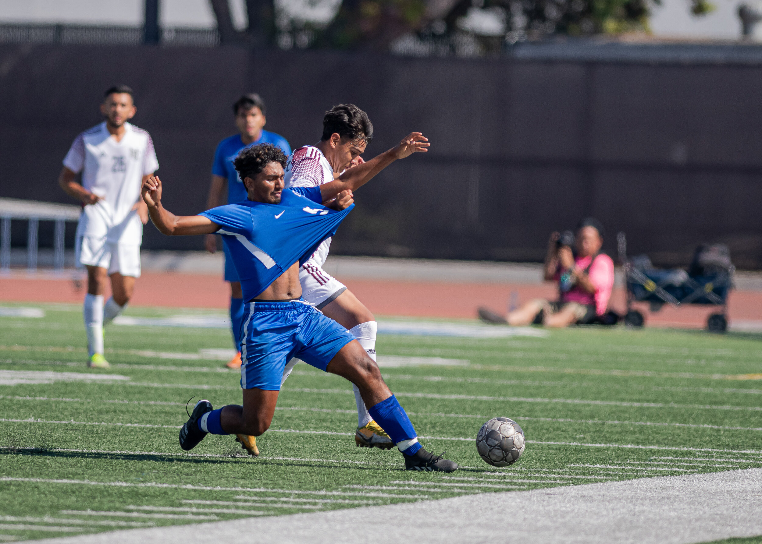  Sebastian Alvarez Luna (5), clashes with an opponet on September 14, 2021, at Santa Monica College in Santa Monica, Calif. (Jon Putman | The Corsair) 