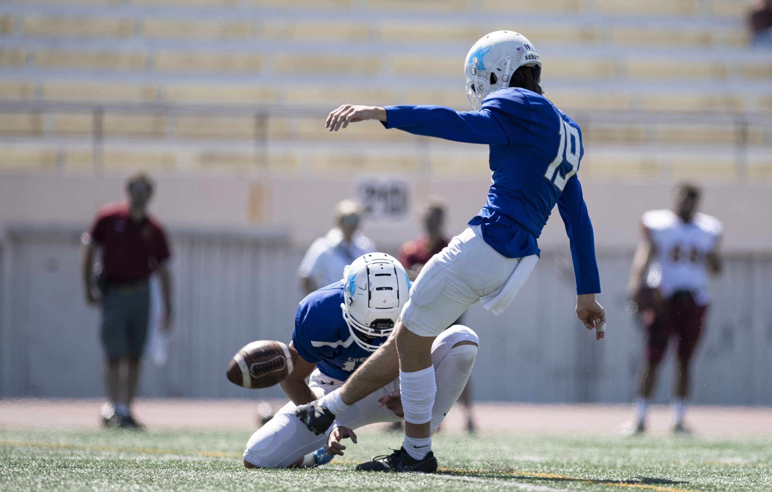  SMC freshman K Tommy Meek (19) kicks a field goal after the offense scored their first touchdown of the game. (Jon Putman | The Corsair) 