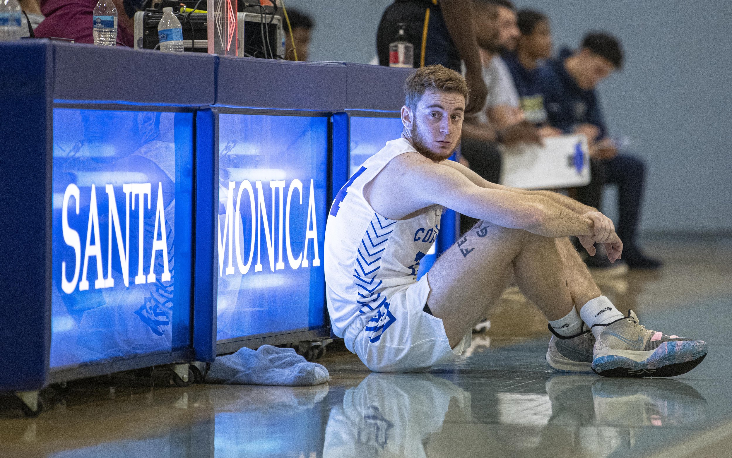  Santa Monica College Corsairs freshman Alex Villi (24) waits to be subbed into the game as Cypress College closes in on the Corsairs lead. (Jon Putman | The Corsair) 