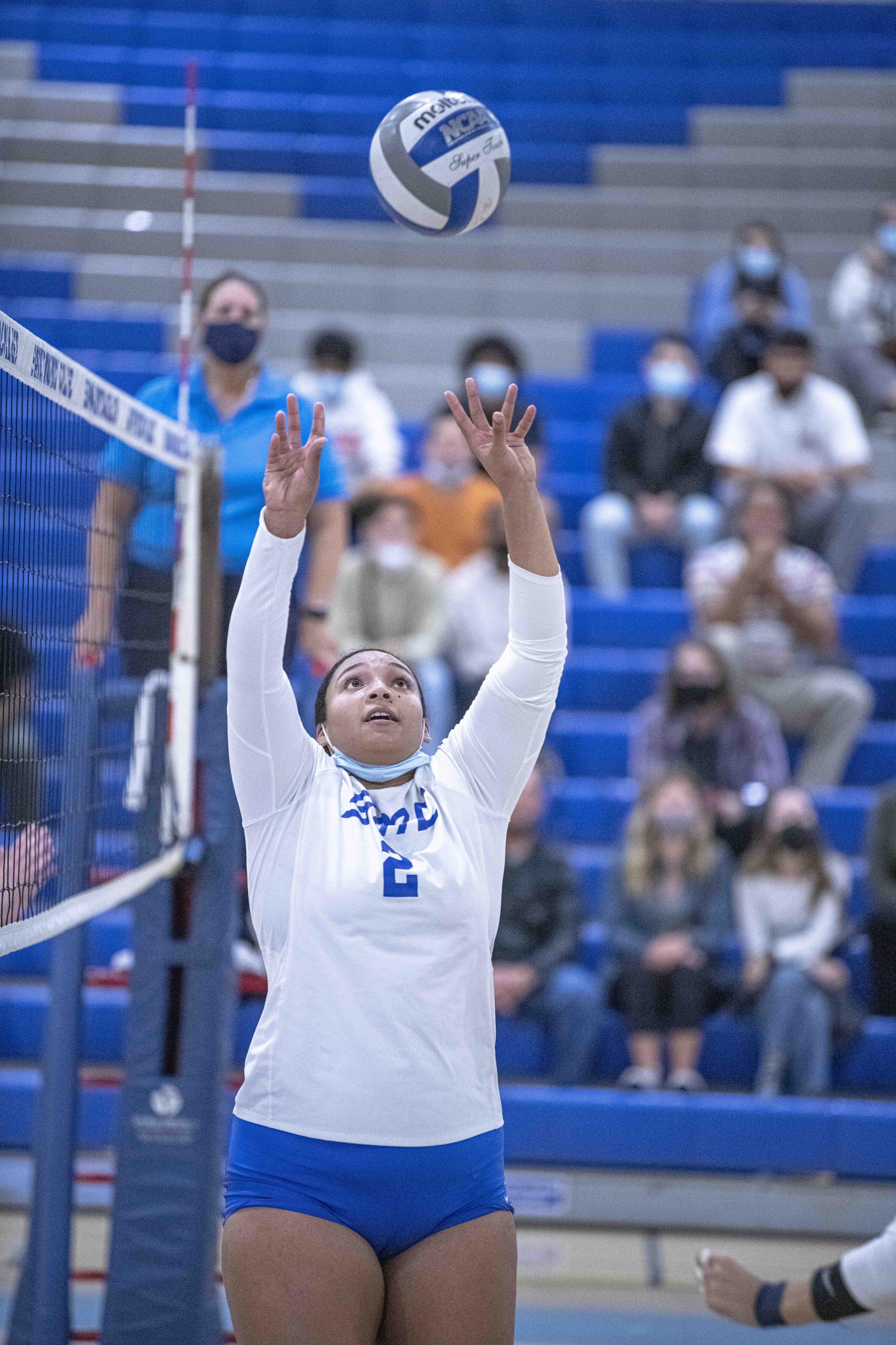  Santa Monica College Corsairs freshman Trinity Goodman (2) sets the ball to be spiked over the net. (Jon Putman | The Corsair) 