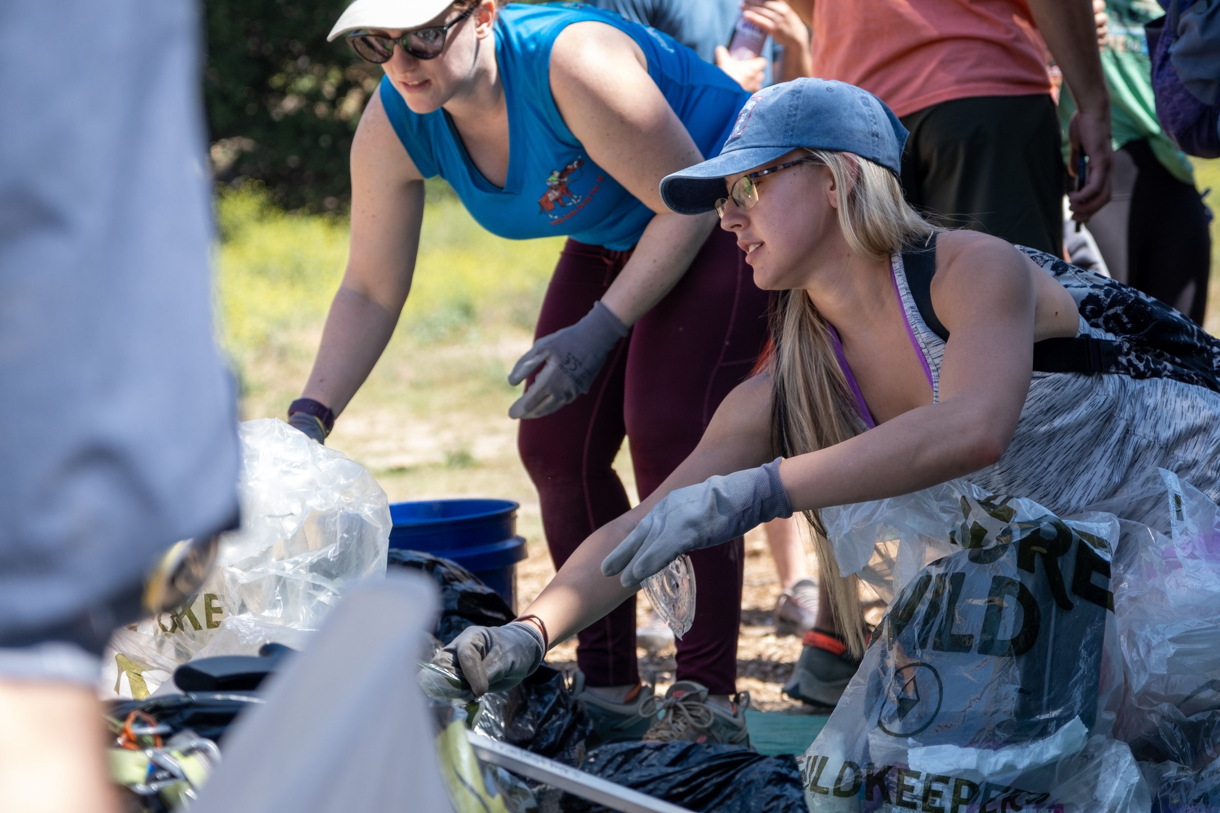  Caitlin (left) and Sammy (right) sort through the trash that has been collected at Stoney Point Park in Chatsworth, Los Angeles, California on Saturday, April 9, 2022. (Anna Sophia Moltke | The Corsair) 