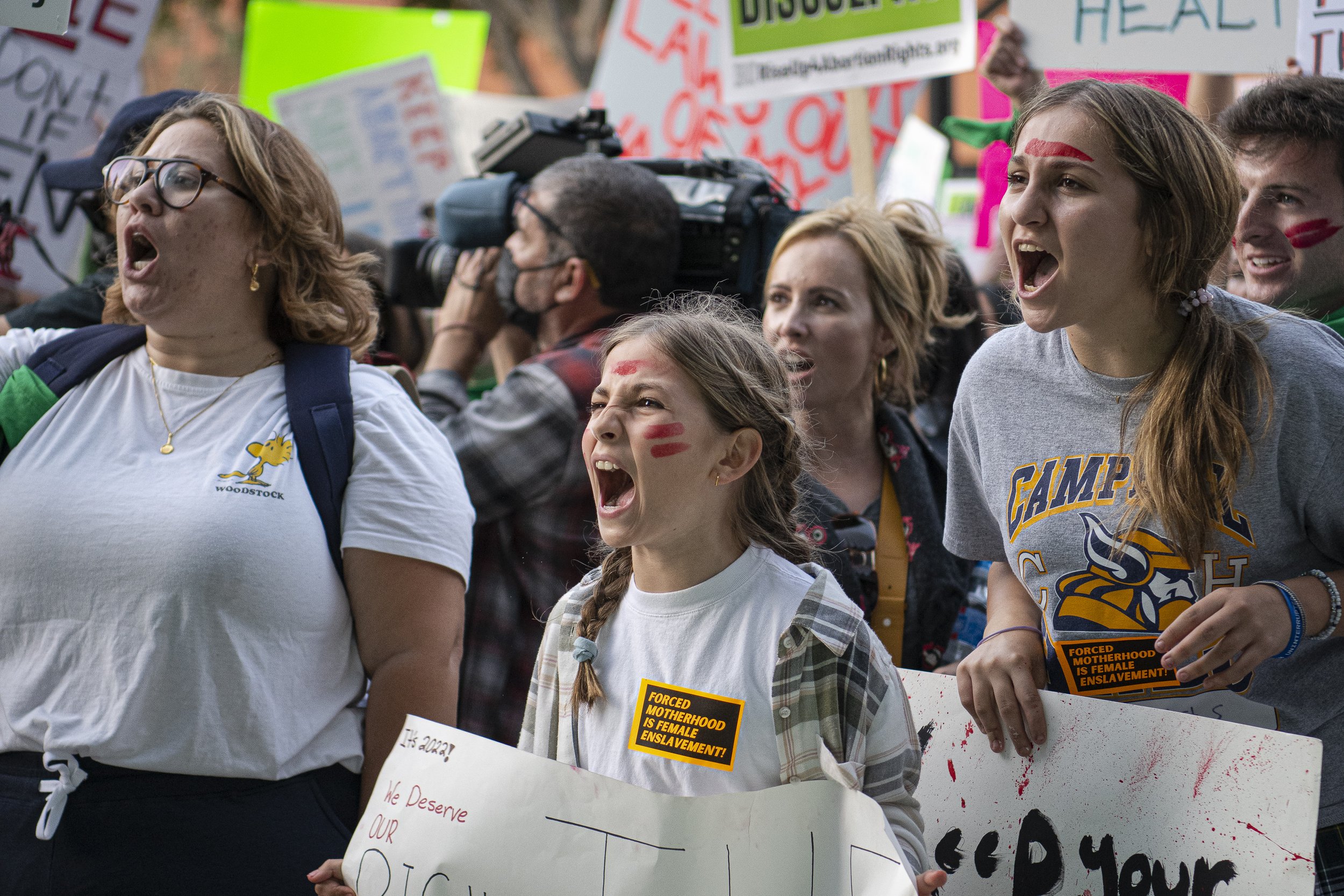  Demonstraters gather outside the Federal building in down town Los Angeles after leaked Supreme Court documentation to overturn the Federal court case Roe vs. Wade on Tuesday, May 4. (Jon Putman | The Corsair) 