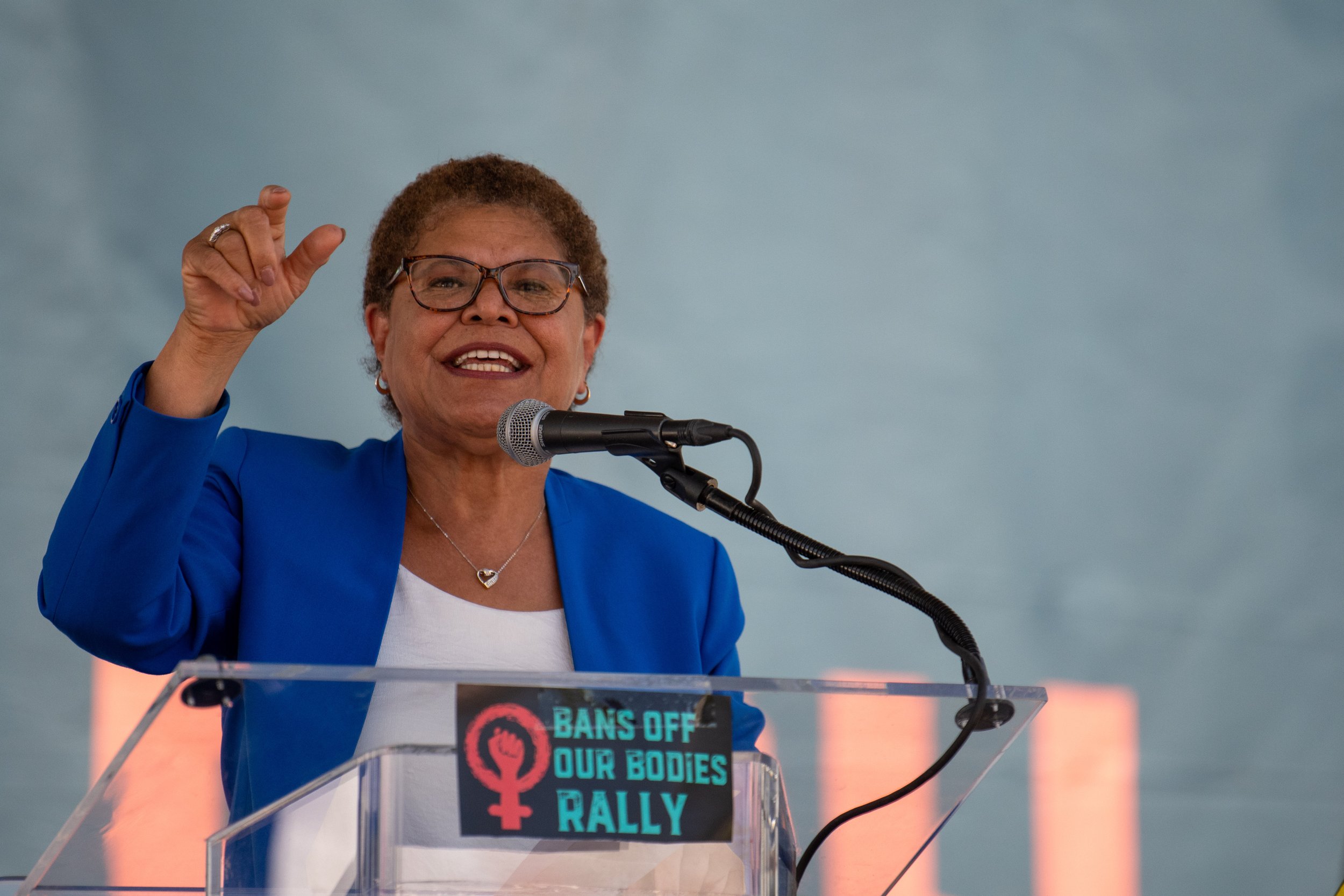  Karen Bass speaks about abortion rights during the Woman's March in front of Los Angeles City Hall on May 14, 2022 in Los Angeles, Calif. After a leaked Supreme Court opinion piece seemed intent on repealing Roe v Wade precedent, woman's rights grou