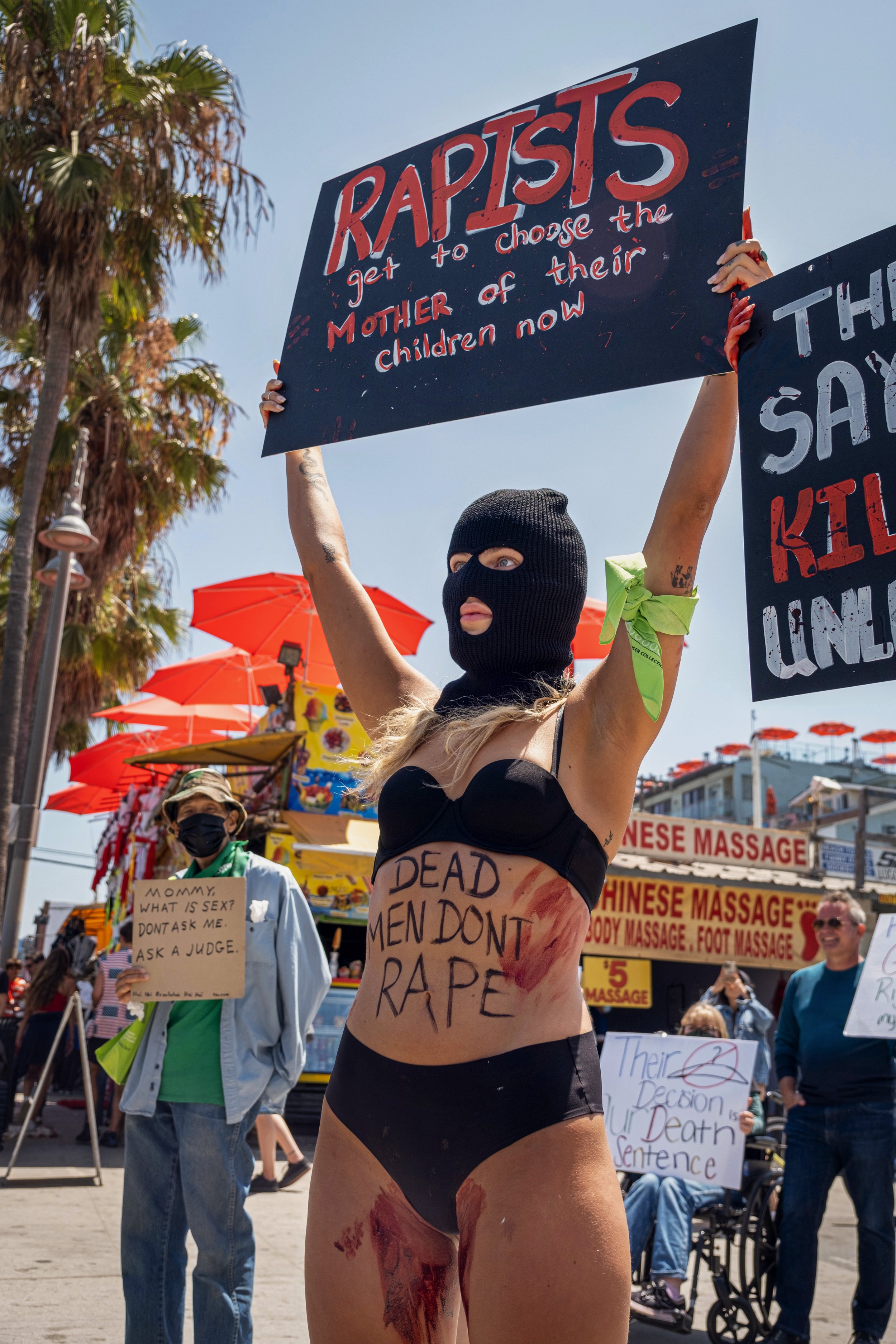  Protesters gather for an Abortion Rights Rally on the Venice Beach Boardwalk, on July 4. (Anna Sophia Moltke | The Corsair) 