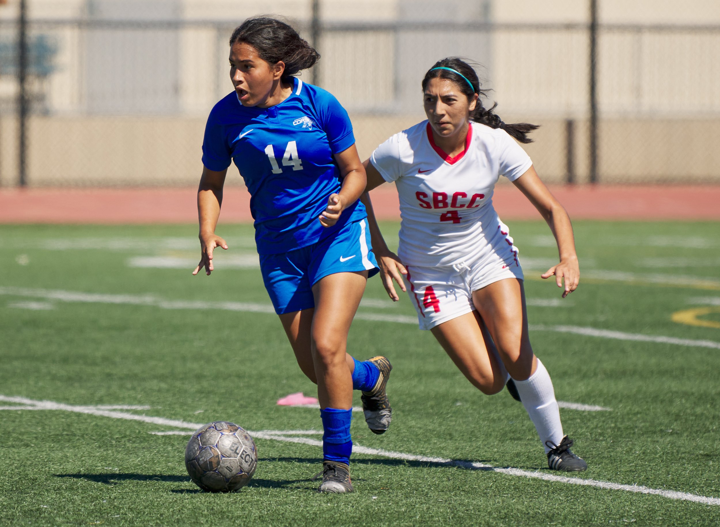  Santa Monica College Corsairs' Vashti Zuniga and Santa Barbara City College Vaqueros' Julianna Alaniz during the women's soccer game on Tuesday, Sept. 20, 2022, at Corsair Field in Santa Monica, Calif. The game ended in a 1-1 tie. (Nicholas McCall |