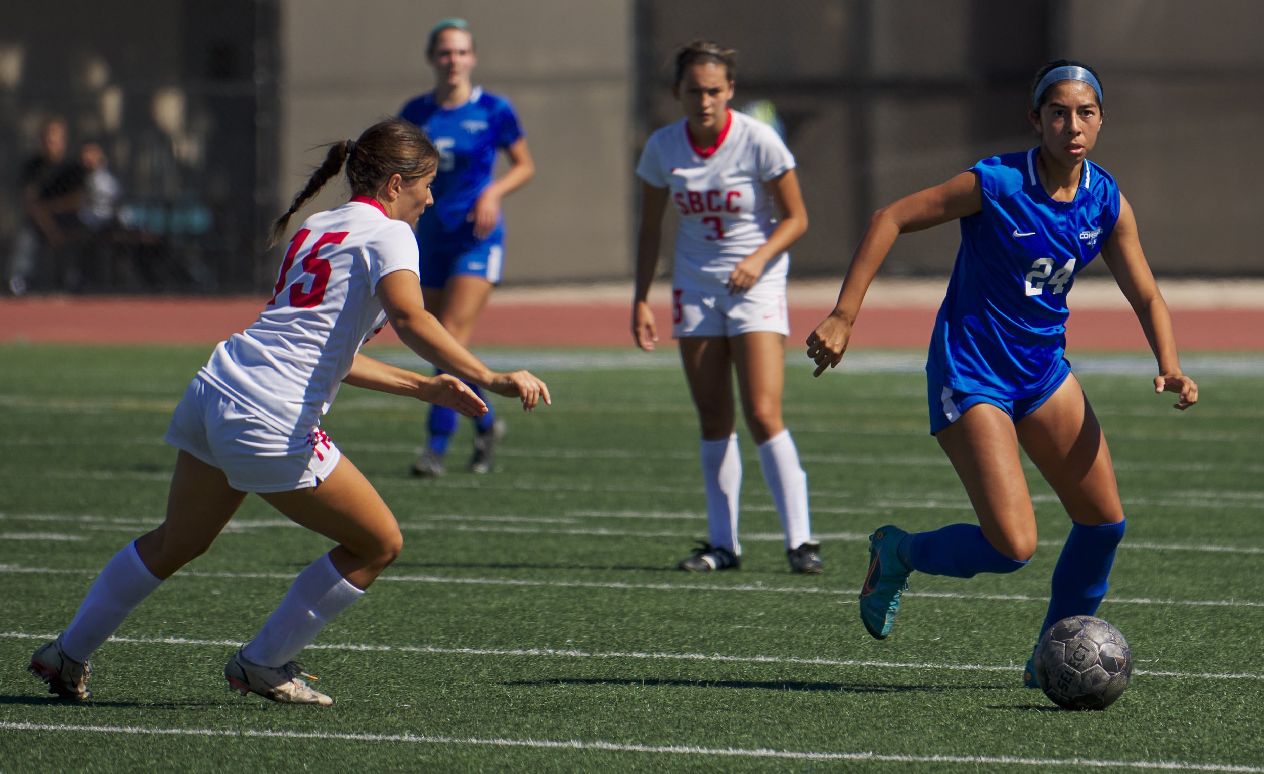  Santa Monica College Corsairs' Andrea Ortiz (right) and Santa Barbara City College Vaqueros' Dakota Thyssen (left) during the women's soccer game on Tuesday, Sept. 20, 2022, at Corsair Field in Santa Monica, Calif. The game ended in a 1-1 tie. (Nich