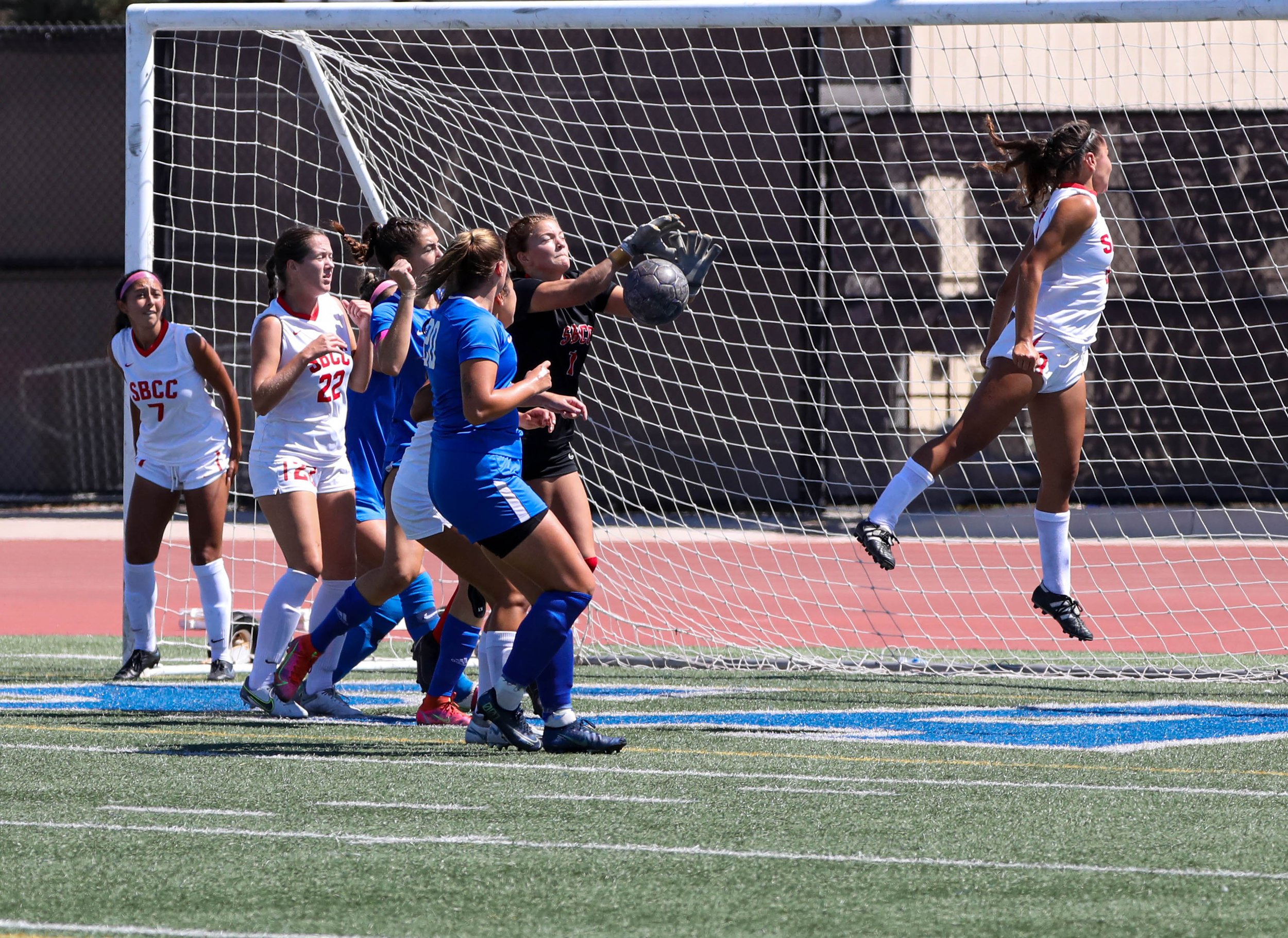  The Santa Monica College(SMC) Corsair Women's Soccer faces off the Santa Barbra City College(SBCC) Vaqueros ending in a tie(1-1) on Tuesday, Sept. 20 at the Corsairs Field in Santa Monica, Calif. (Danilo Perez | The Corsair) 