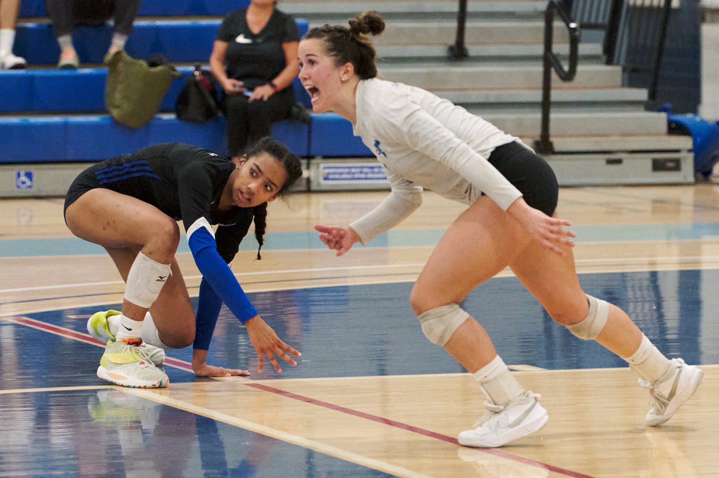  Santa Monica College Corsairs' Amaya Bernardo and Halle Anderson during the women's volleyball match against the Moorpark College Raiders on Friday, Sept. 23, 2022, at the Corsair Gym in Santa Monica, Calif. The Corsairs won 3-2. (Nicholas McCall | 