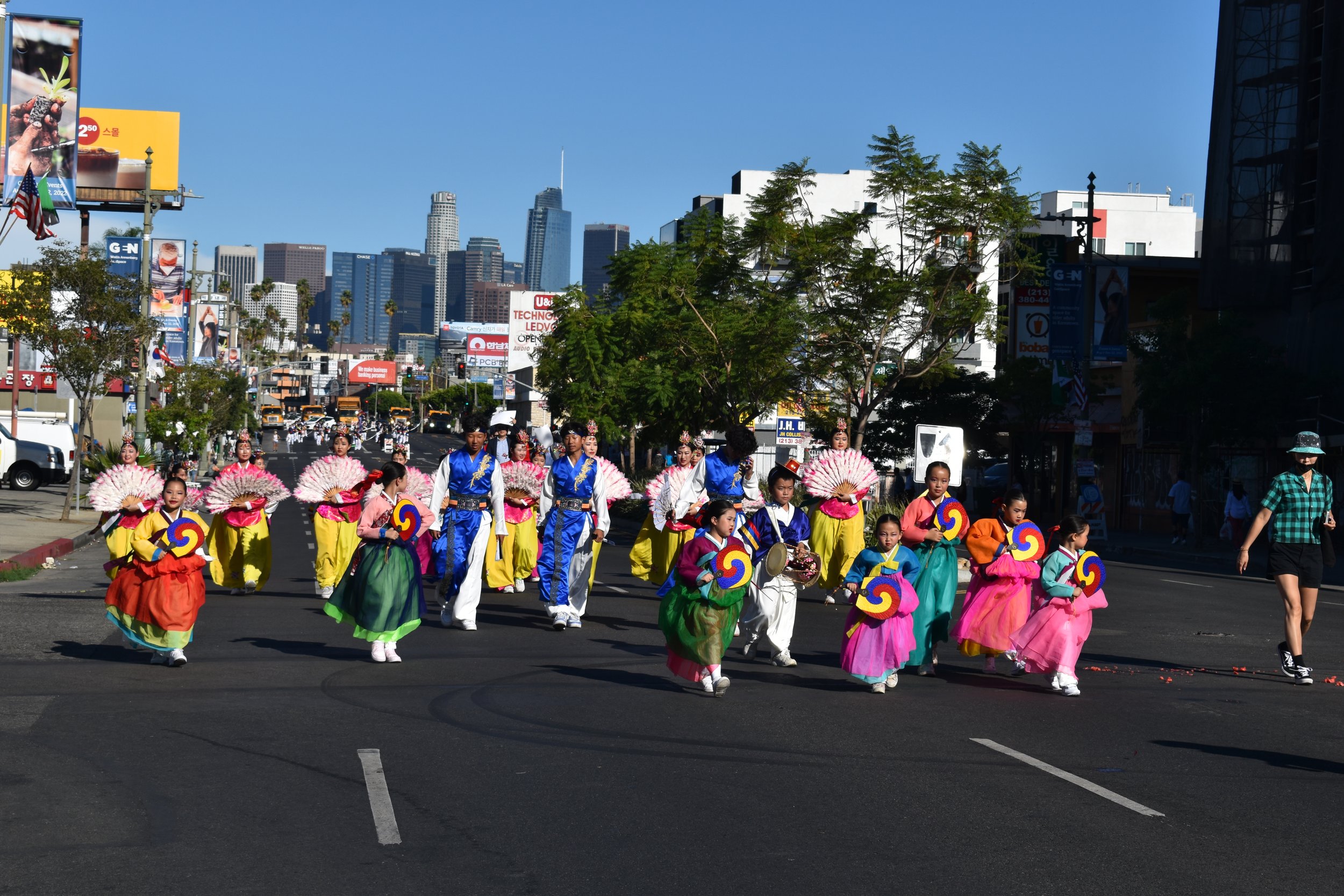  Traditional Korean performers making their way down the 49th annual Koreatown Festival parade in Koreatown Los Angeles, Calif. on Saturday, Sept.24. (Guadalupe Perez | The Corsair) 