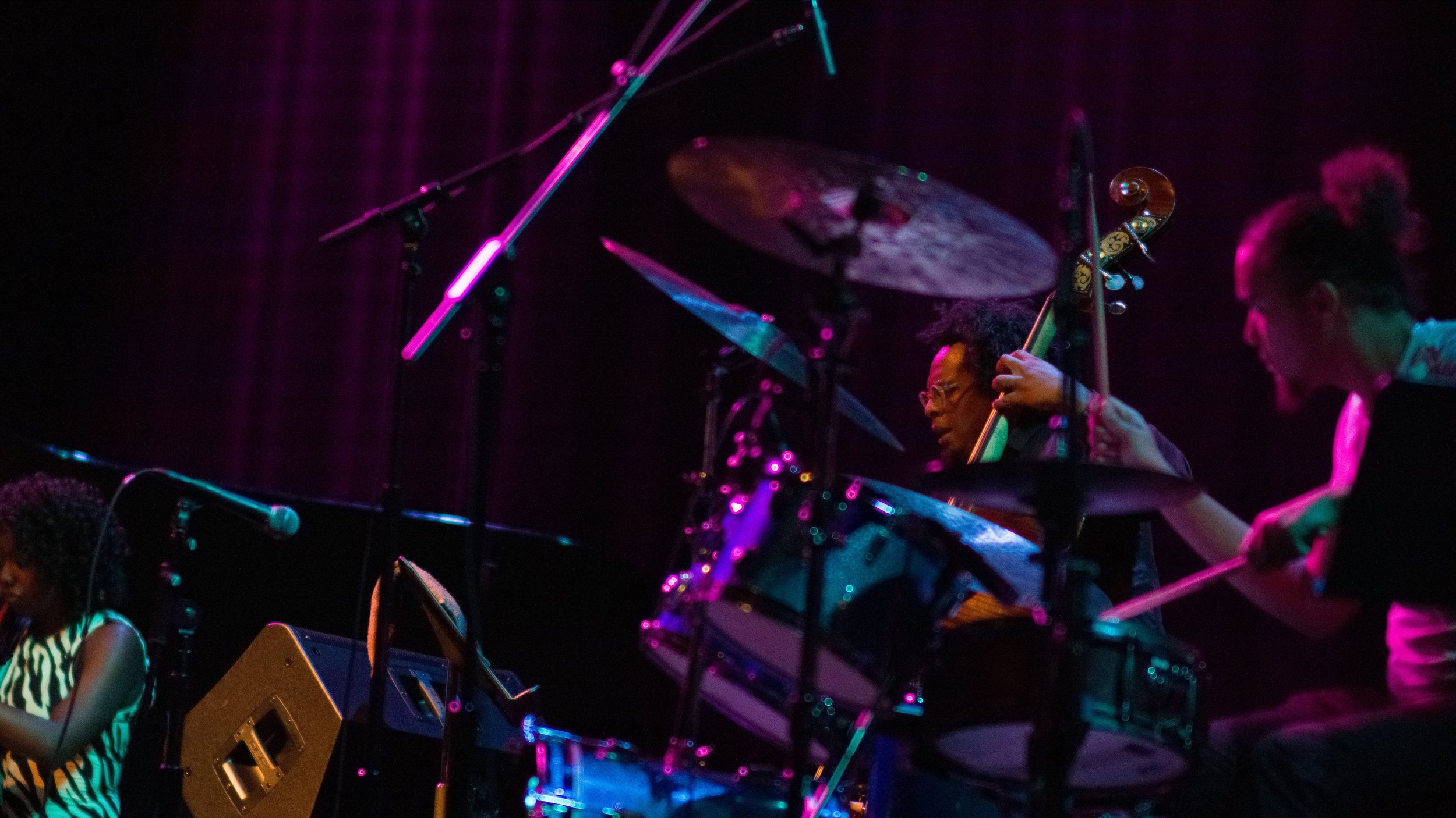  Rashaan Carter (center) plays bass with Ele Howell on drums (right) as part of Ravi Coltrane's group at The Santa Monica College Performing Arts Center, Santa Monica, Calif. on Sept. 23rd 2022. (Tyler Simms | The Corsair) 