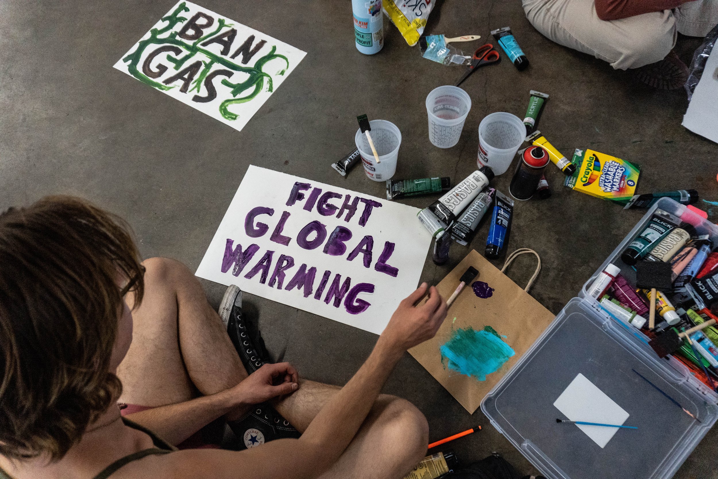  KP Polsky at Youth Climate Strike L.A's art build on Sept. 22, 2022 creating protest signs  for the next day's Global Climate Strike at City Hall. Sept. 22 2022. Los Angeles, CA. (Ee Lin Tsen | The Corsair) 