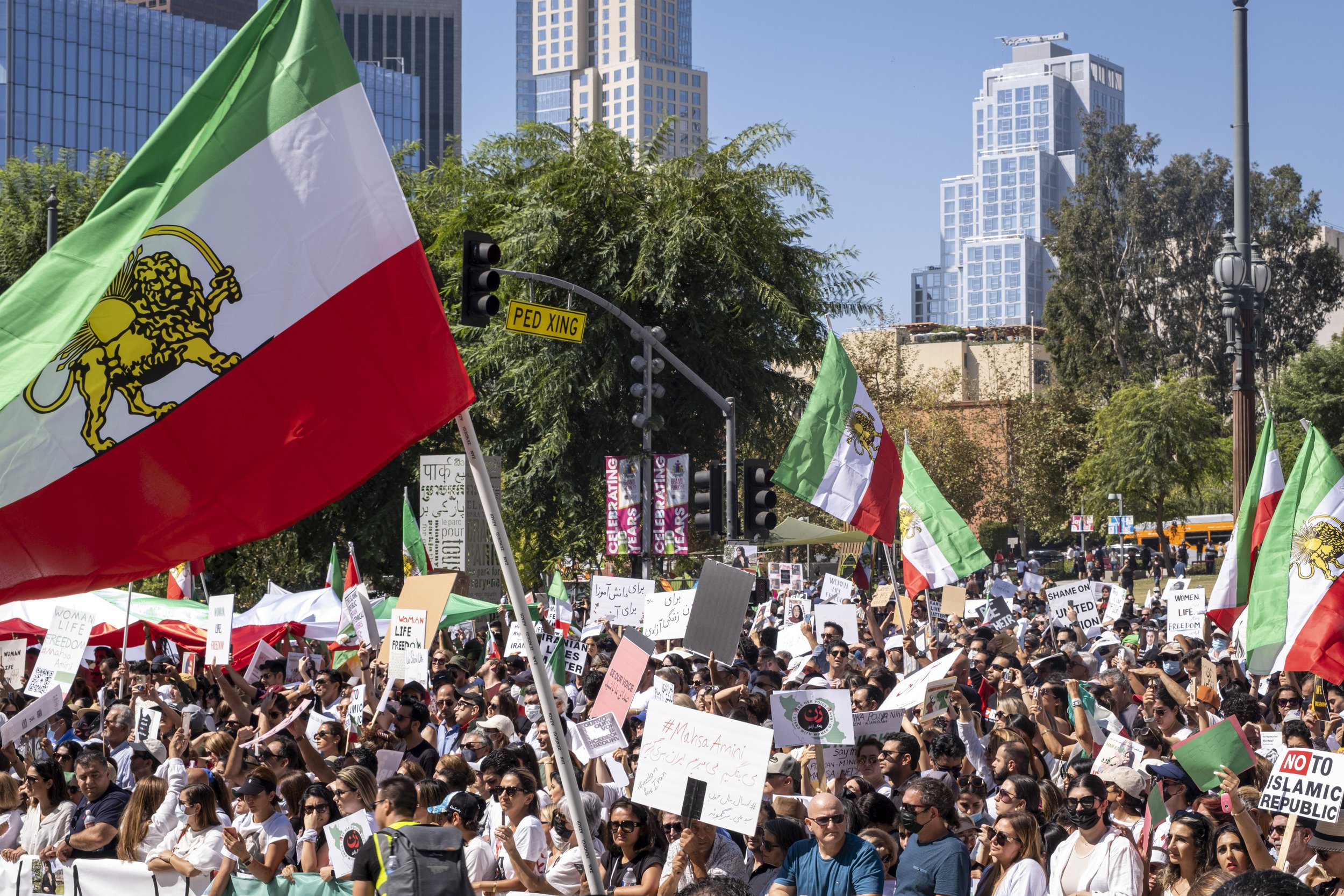  Over a thousand community members gathered for the Freedom Rally for Iran, in Downtown Los Angeles, Calif. on October 1. (Anna Sophia Moltke | The Corsair) 