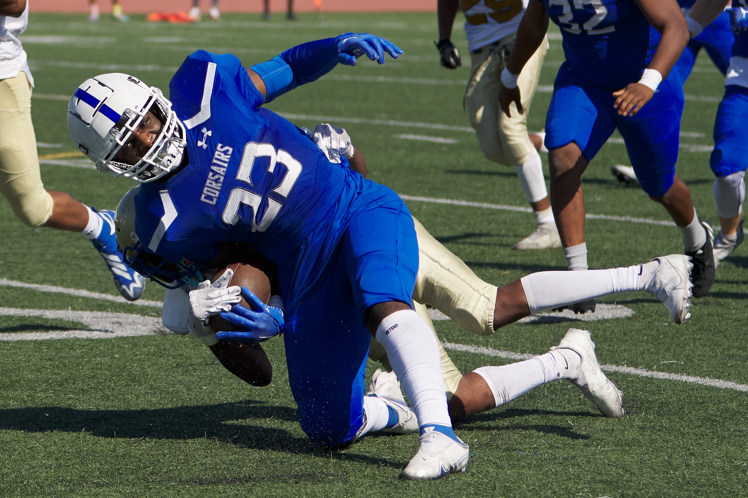  Santa Monica College Corsairs' Zaire Burks gets brought down by the West Los Angeles College Wildcats during the football match on Saturday, October 1, 2022, at Corsair Field in Santa Monica, Calif. The Corsairs won 41-40. (Nicholas McCall | The Cor