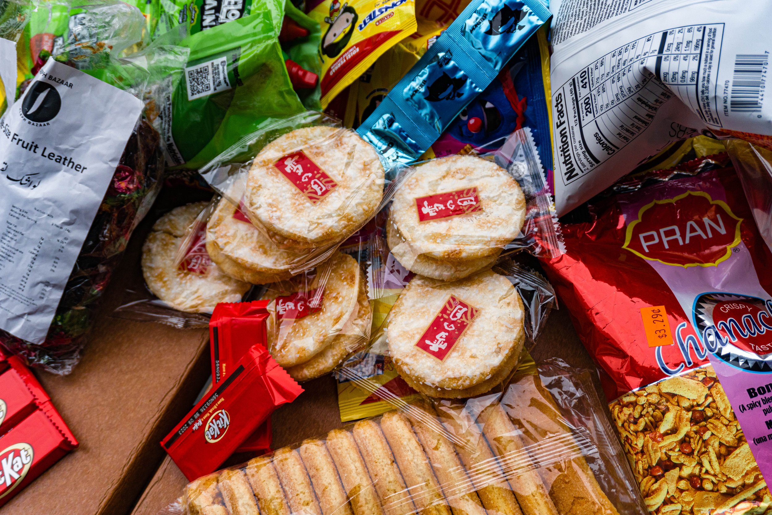  On Oct. 5, 2022, the Santa Monica College International Student Forum gathered together and exchanged snacks from all around the world for Snacks Appreciation Day, by the Cayton Center Balcony. Ranging from Mexico, Bangladesh, Malaysia, Iran, Taiwan