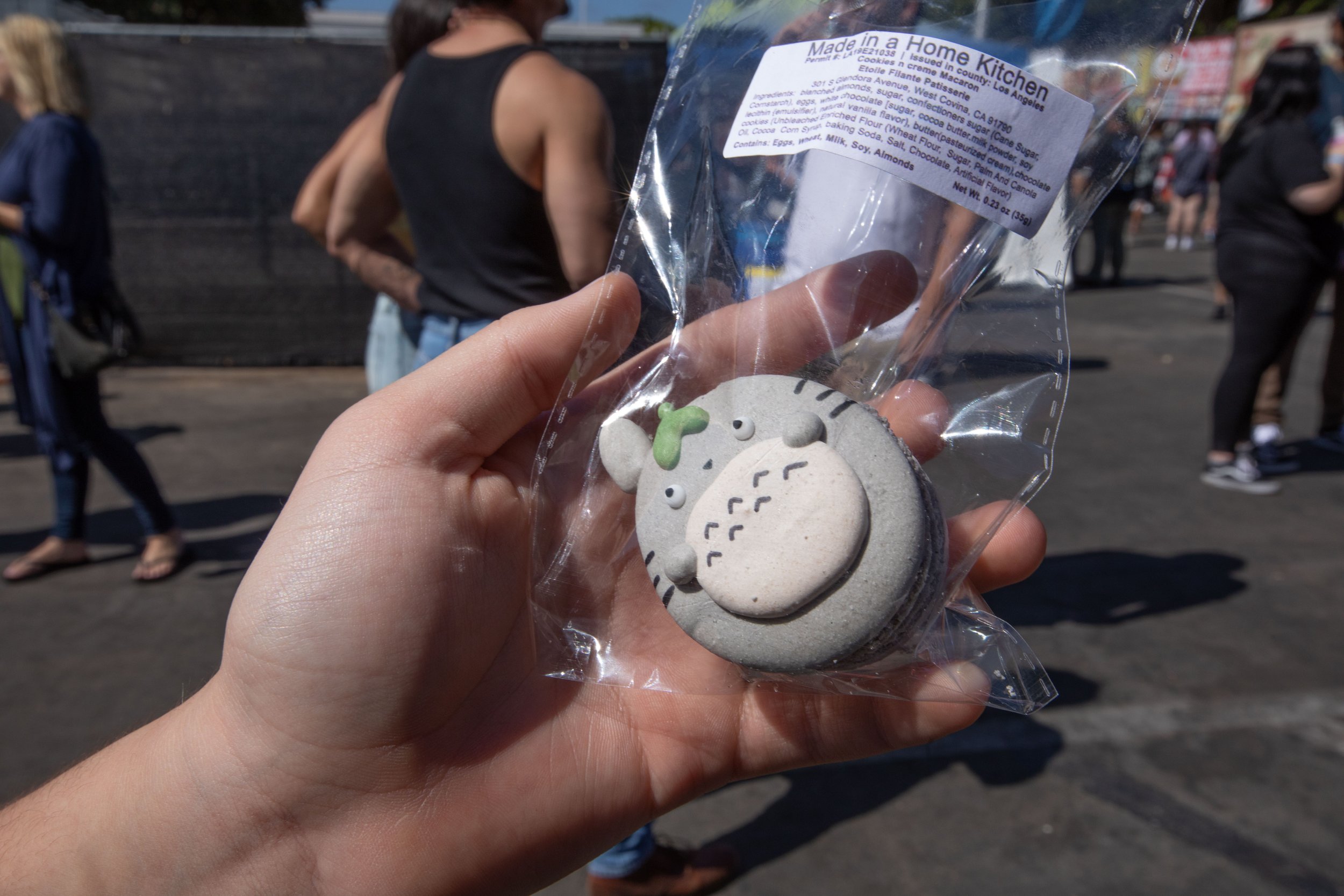  A detail of a Totoro inspired macaroon. Inspired by famous nighttime bazaars of Asia, 626 Night Market Mini was established in 2012, this large-scale market is named after the 626 area code region of San Gabriel Valley, northeast of Los Angeles. Peo