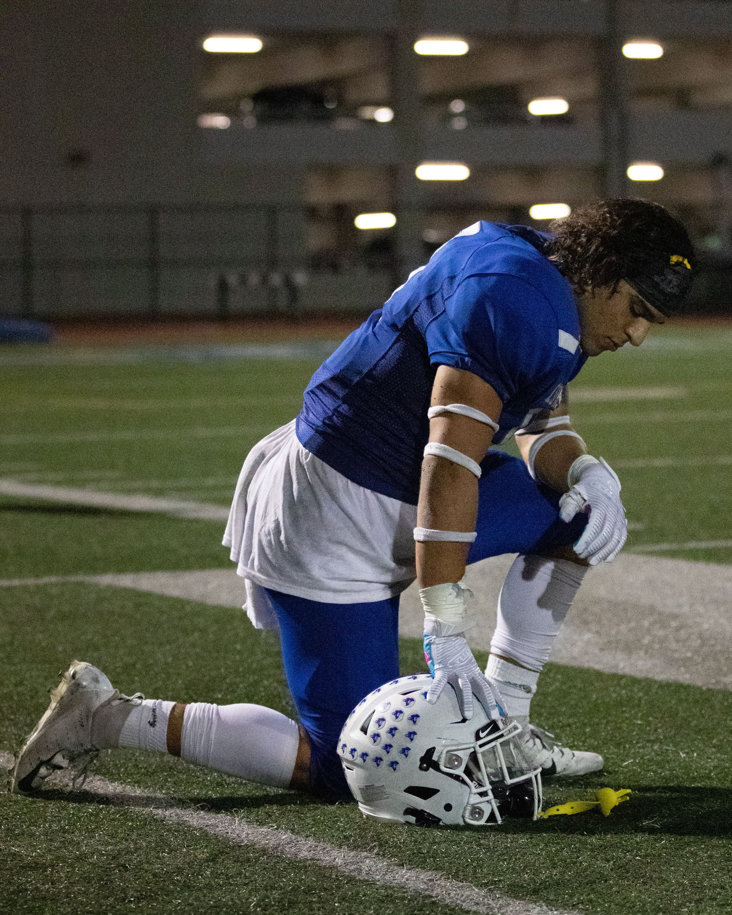  Santa Monica College Corsair linebacker Noah Ghodooshim (0) kneeling during the third quarter of a recent home game against Moorpark College Raiders on Thursday, Oct. 13, 2022, at Santa Monica College, Santa Monica, Calif. The game went in favor of 