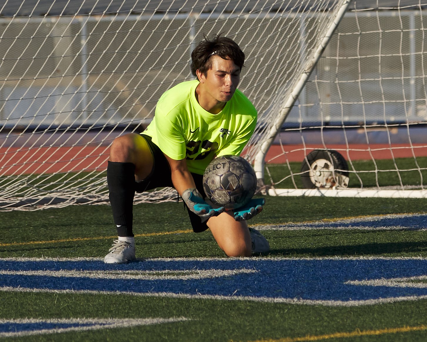  Santa Monica College Corsairs' goalie Cesar Gomez catches the ball during the men's soccer match against the Oxnard College Condors on Tuesday, Oct. 18, 2022, at Corsair Field in Santa Monica, Calif. The Corsairs lost 0-3. (Nicholas McCall | The Cor
