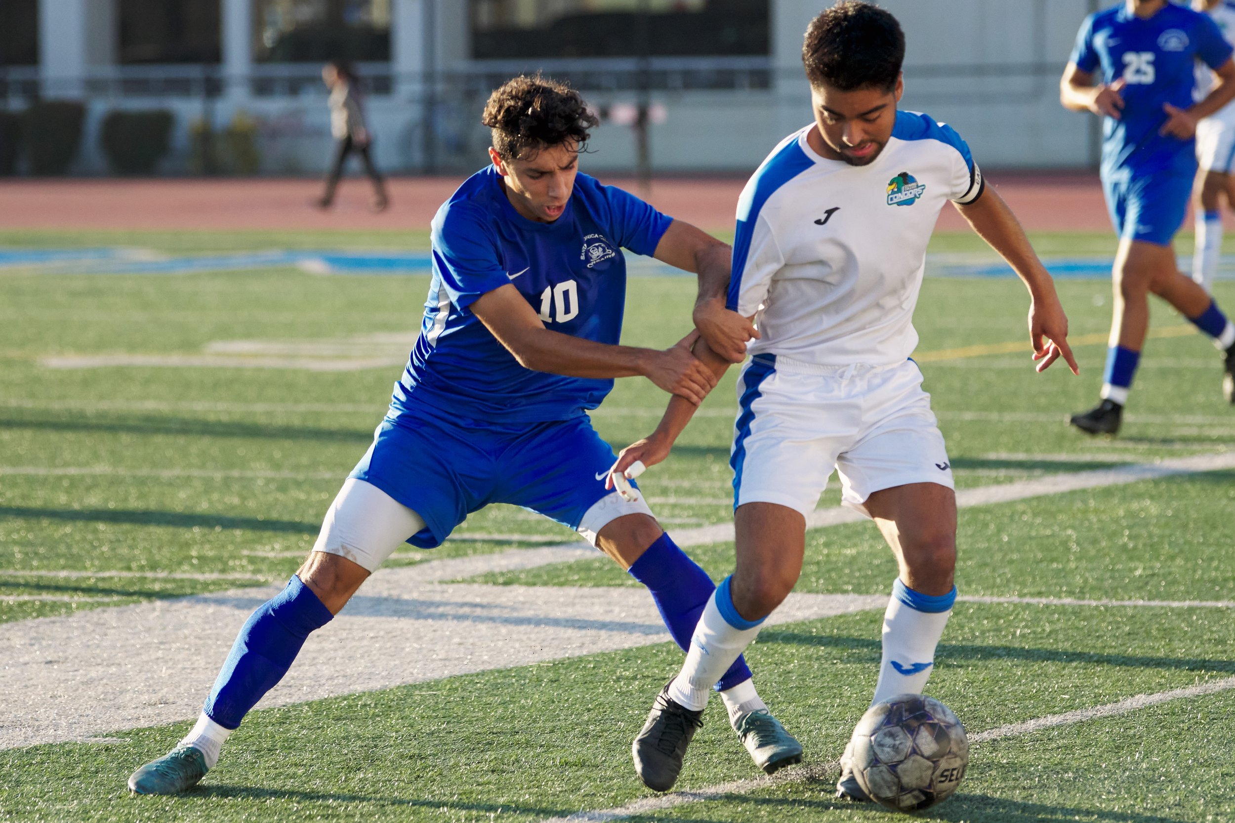  Santa Monica College Corsairs' Roey Kivity attempts to steal the ball from Oxnard College Condors' Ricardo Zizumbo during the men's soccer match on Tuesday, Oct. 18, 2022, at Corsair Field in Santa Monica, Calif. The Corsairs lost 0-3. (Nicholas McC